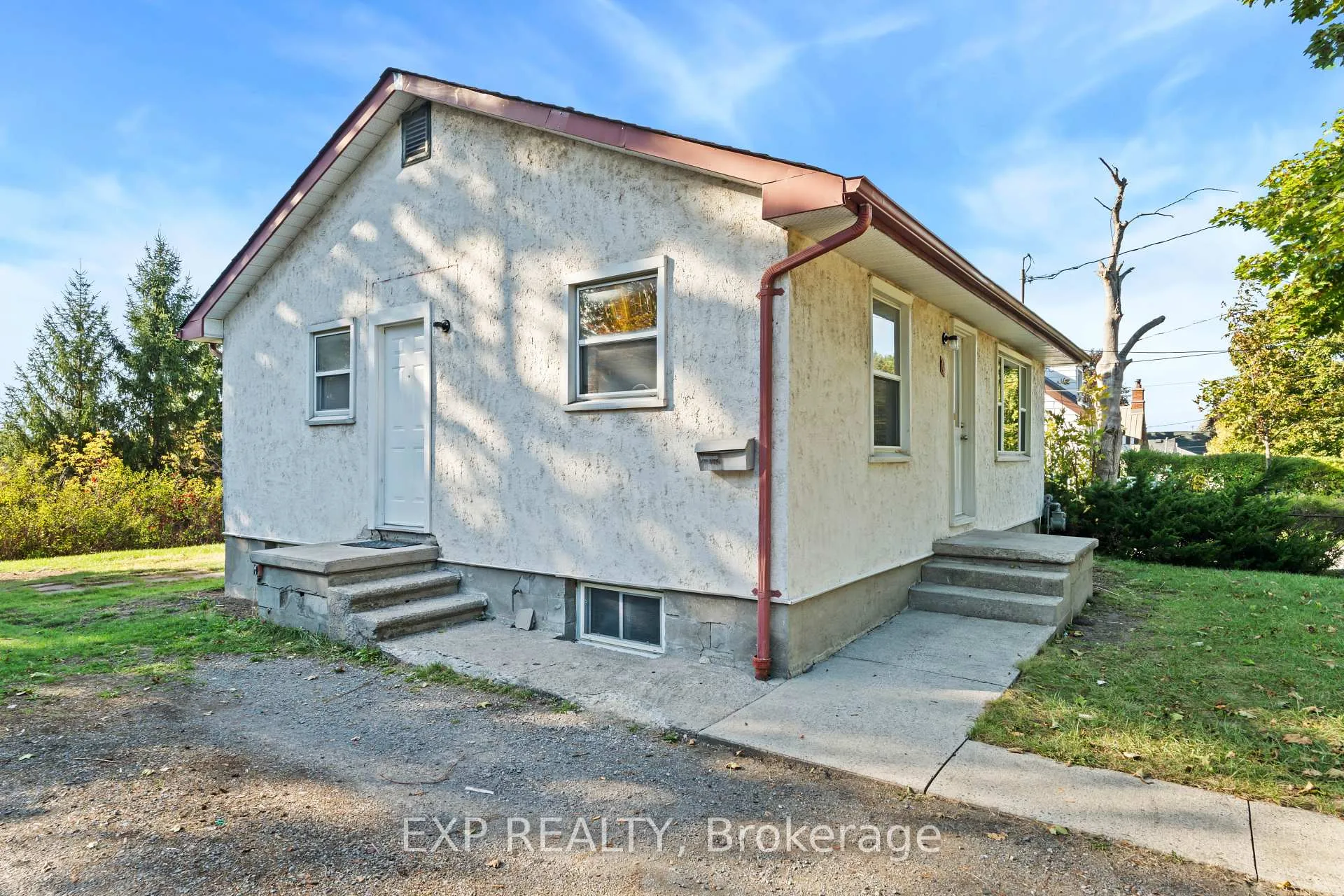 Photo 1 of 16 Valleyview Crescent, Belleville, Belleville Ward — HOMEH