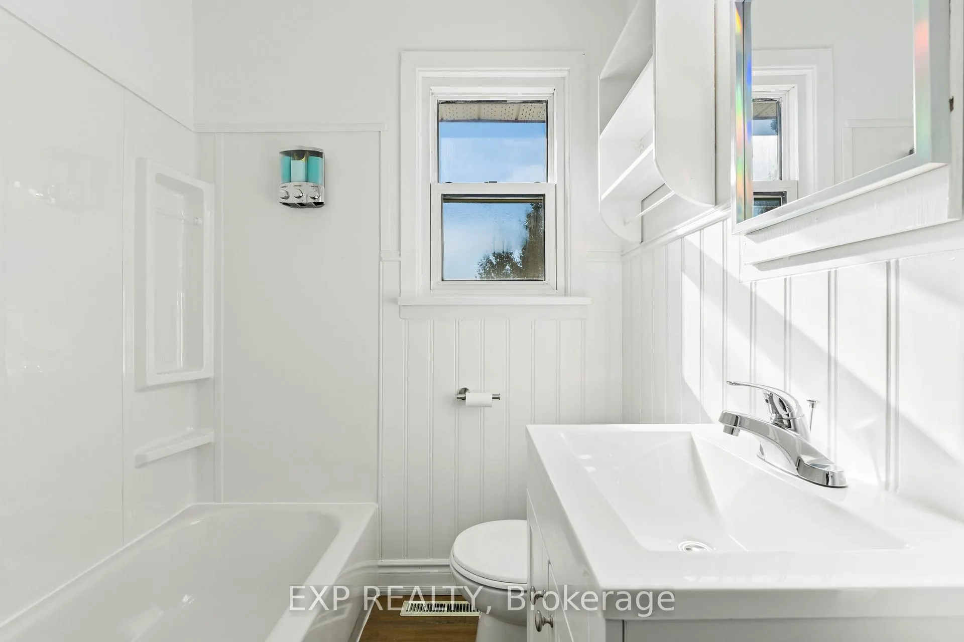 Photo 12 of 16 Valleyview Crescent, Belleville, Belleville Ward — HOMEH