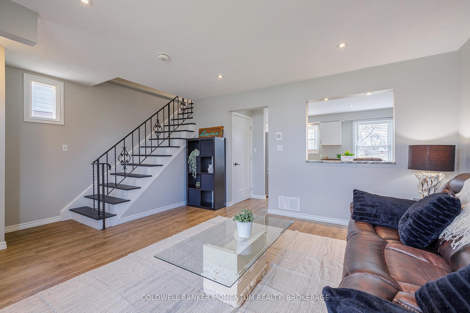 Photo 8 of 11 Deerfield Parkway, Thorold, Allanburg/Thorold South — HOMEH