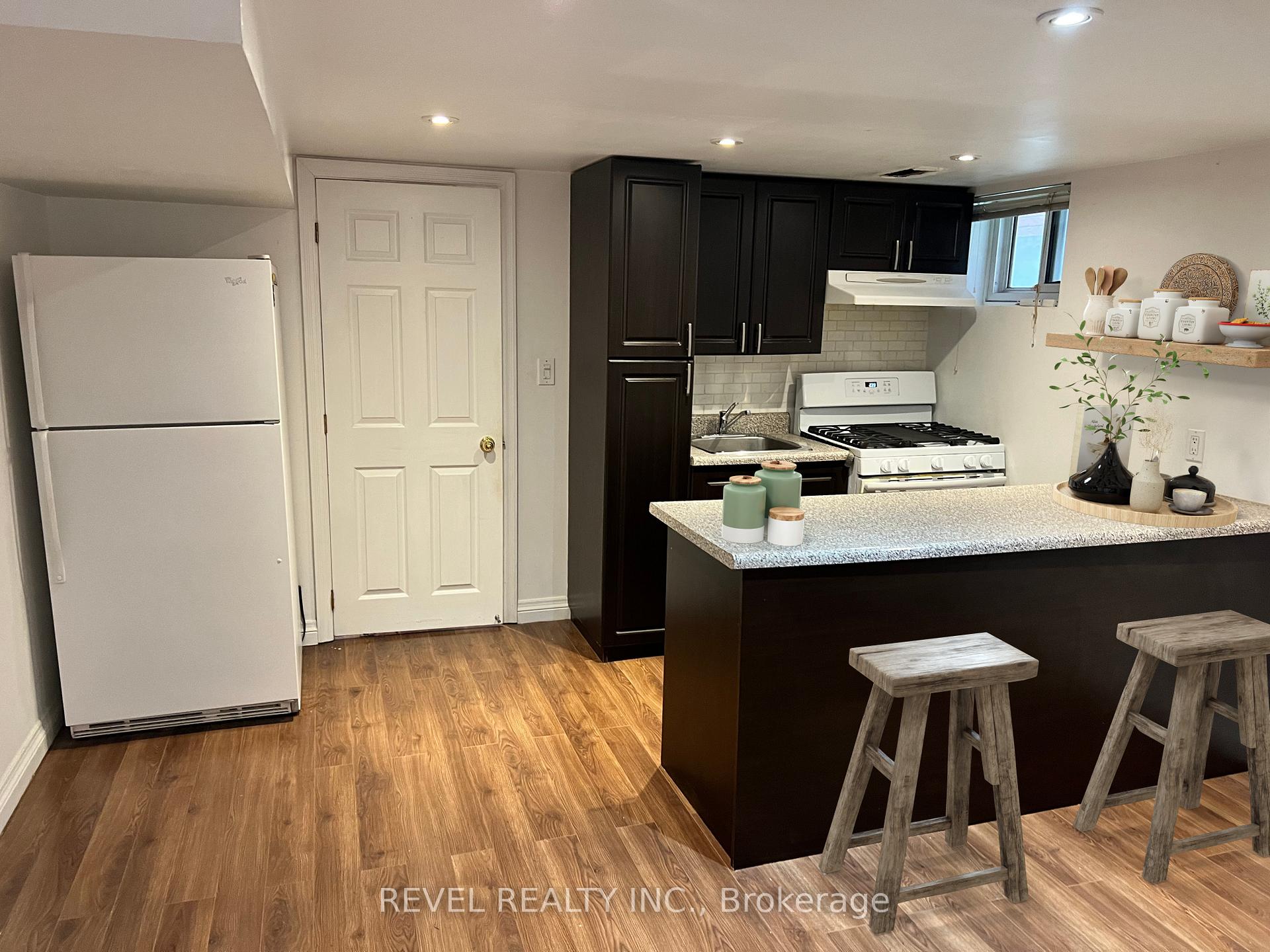 Photo 3 of Unit Lower, 65 Wolseley Street E, Toronto, Kensington-Chinatown — HOMEH
