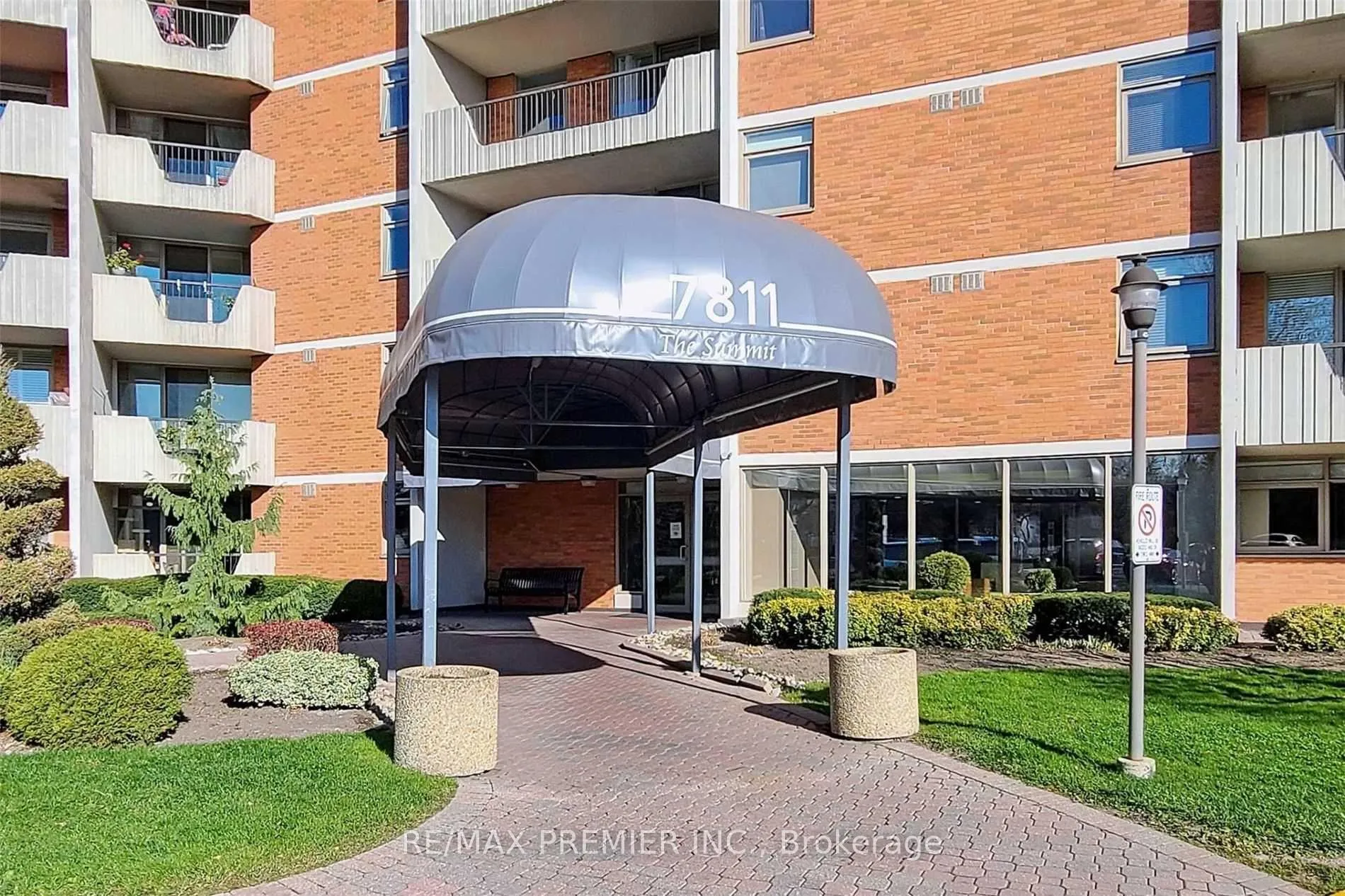 Photo 2 of Unit 1002, 7811 Yonge Street, Markham, Thornhill — HOMEH