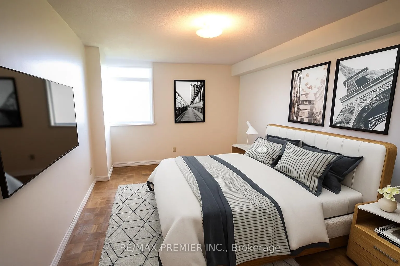 Photo 11 of Unit 1002, 7811 Yonge Street, Markham, Thornhill — HOMEH