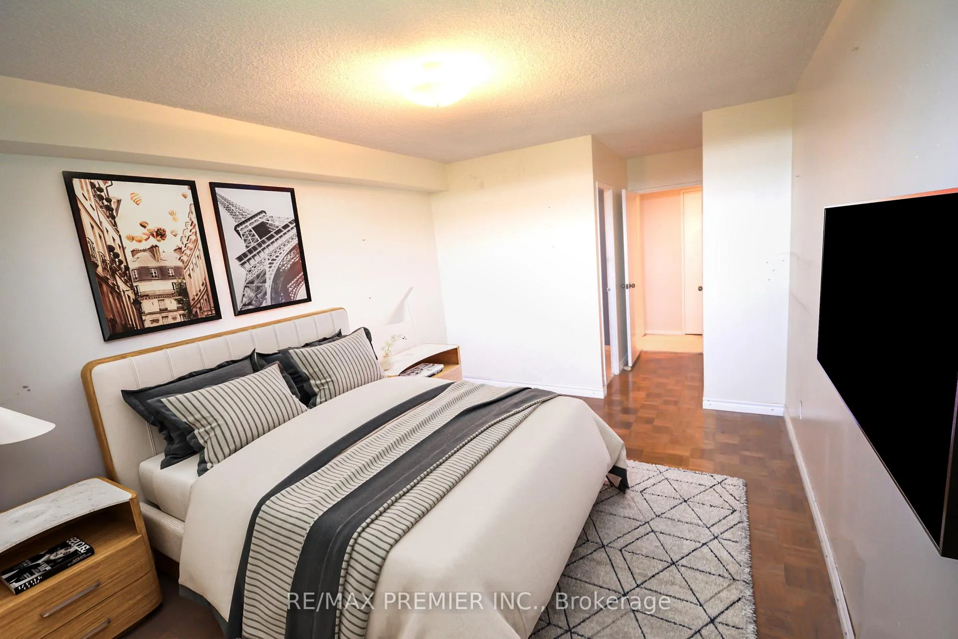 Photo 12 of Unit 1002, 7811 Yonge Street, Markham, Thornhill — HOMEH