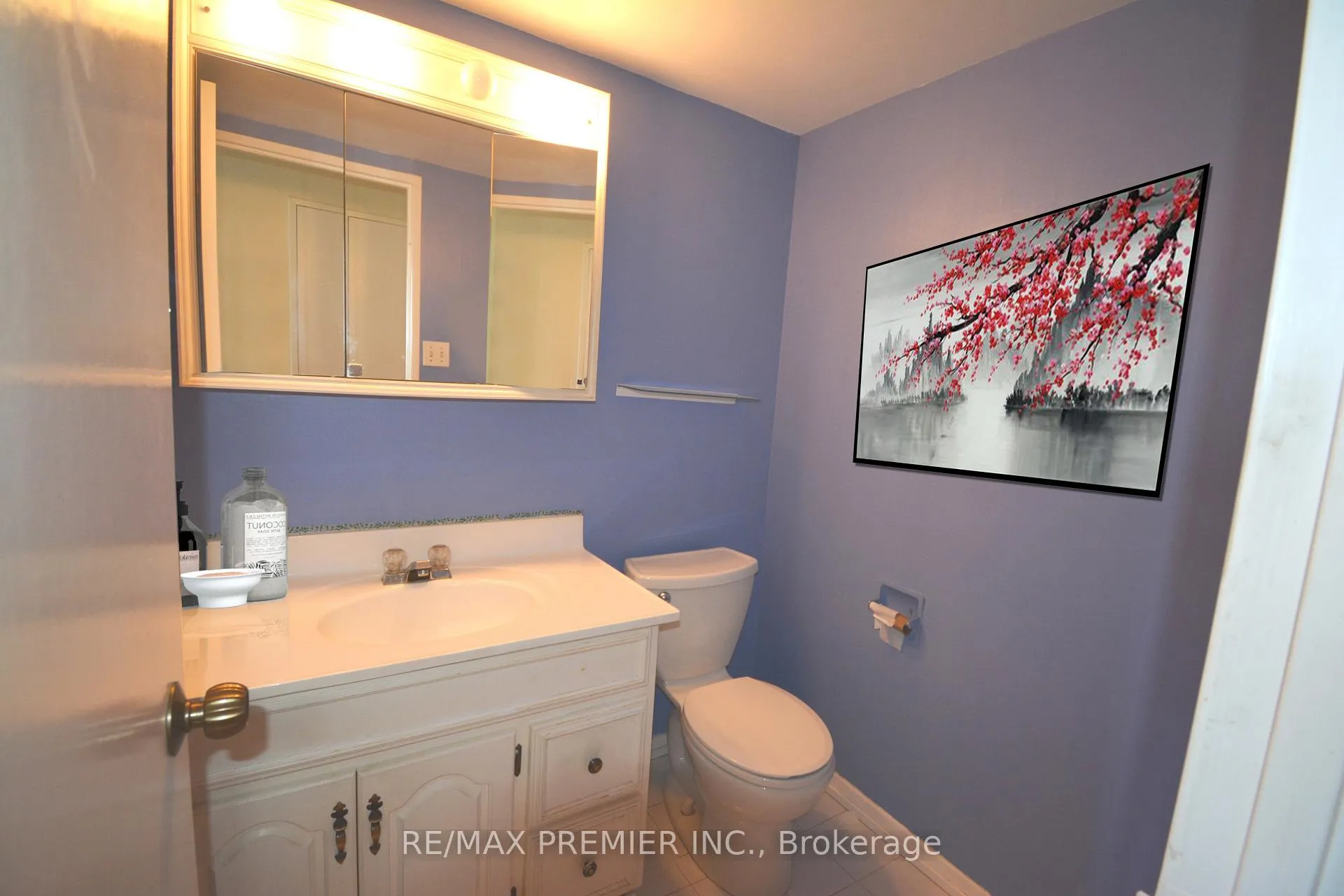 Photo 13 of Unit 1002, 7811 Yonge Street, Markham, Thornhill — HOMEH