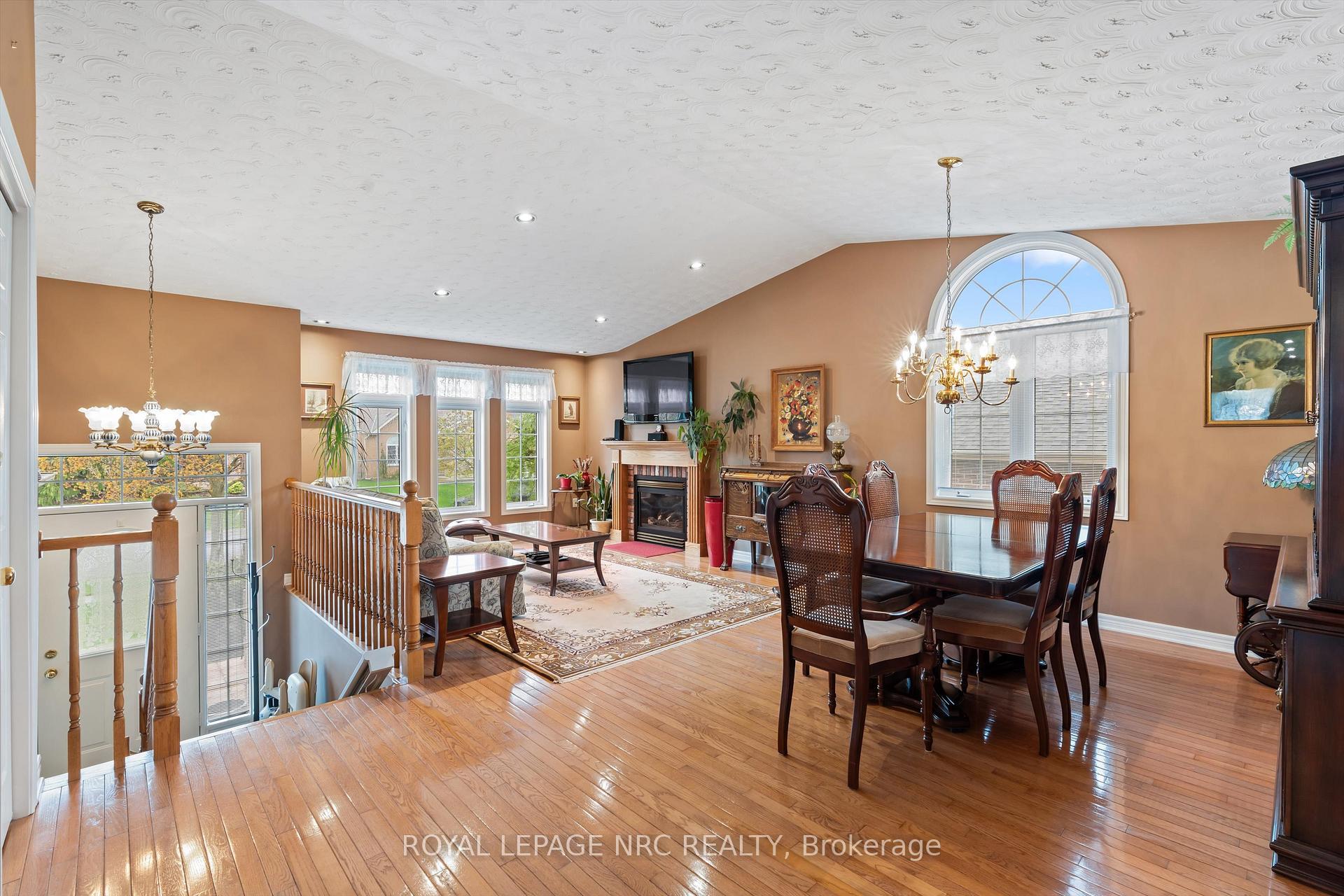 Photo 5 of 31 Crysler Crescent, Thorold, Confederation Heights — HOMEH