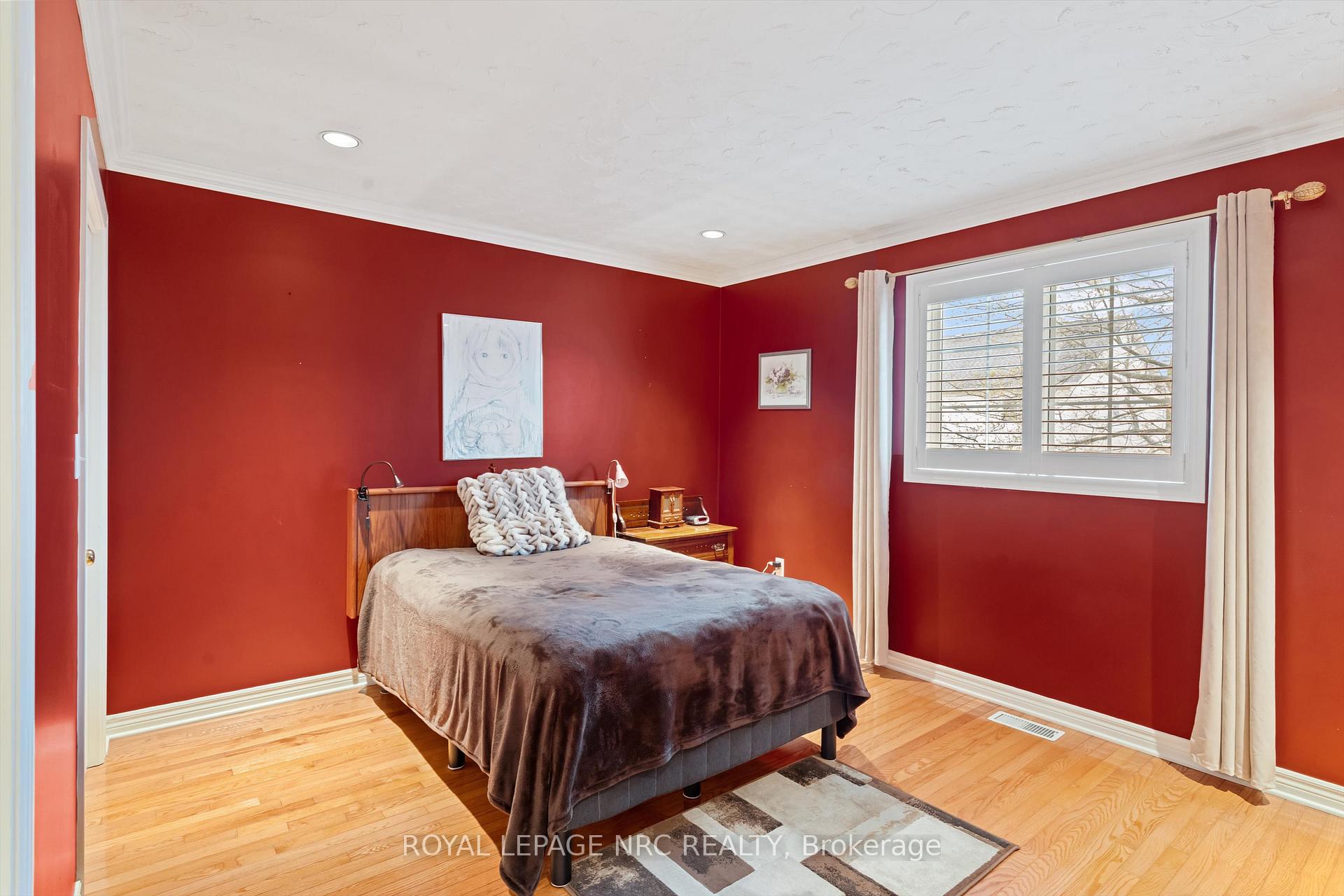 Photo 19 of 31 Crysler Crescent, Thorold, Confederation Heights — HOMEH