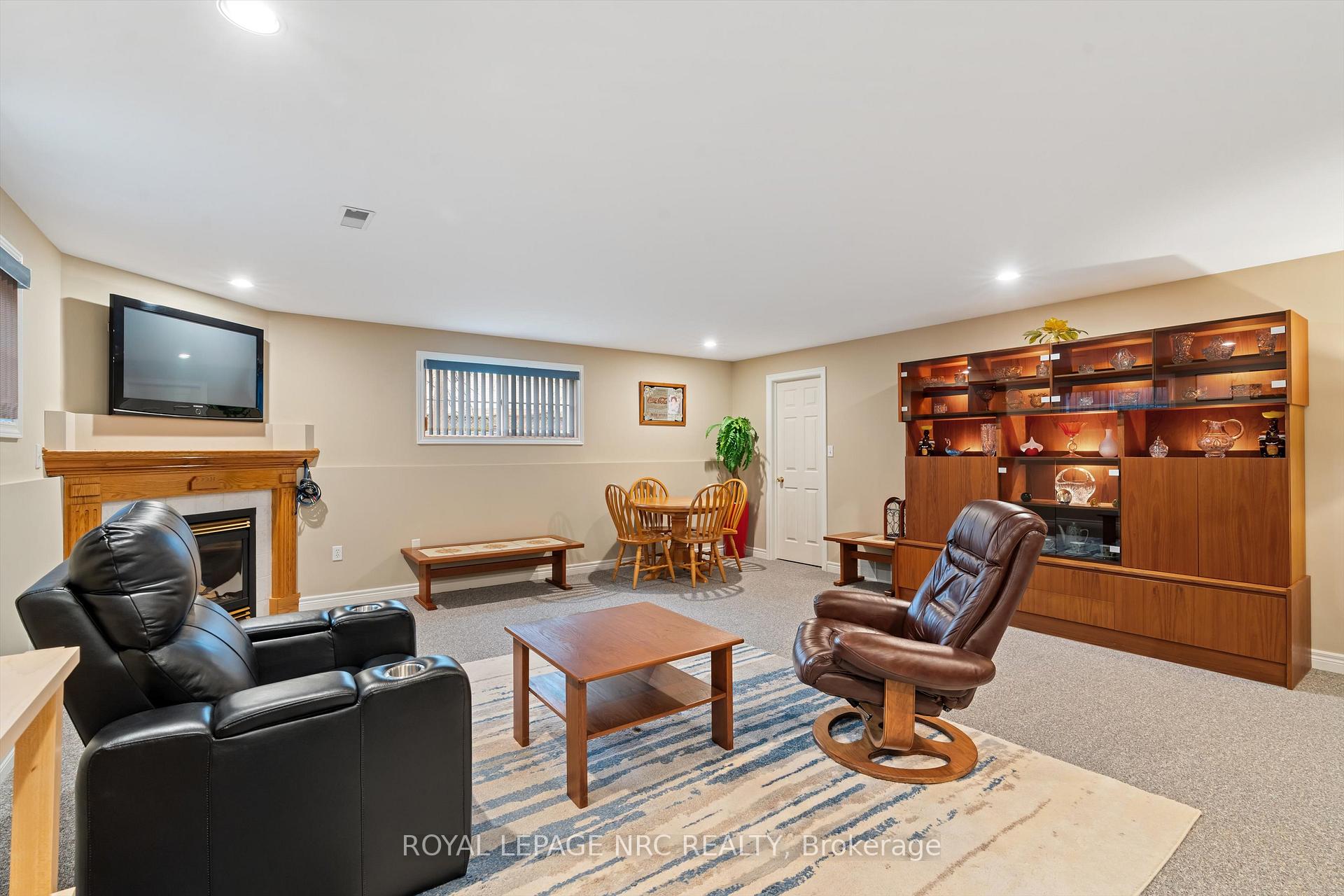 Photo 23 of 31 Crysler Crescent, Thorold, Confederation Heights — HOMEH