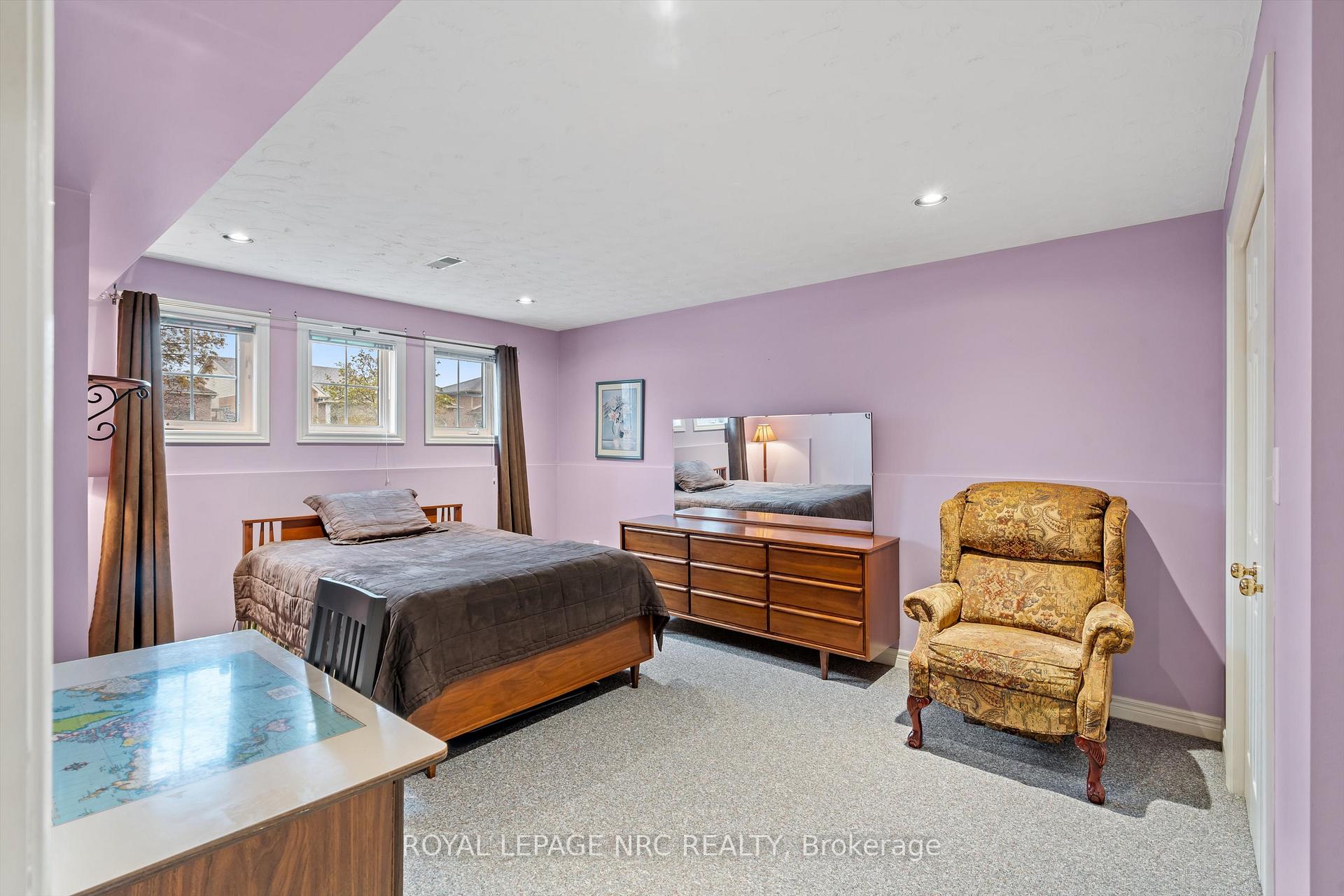 Photo 26 of 31 Crysler Crescent, Thorold, Confederation Heights — HOMEH