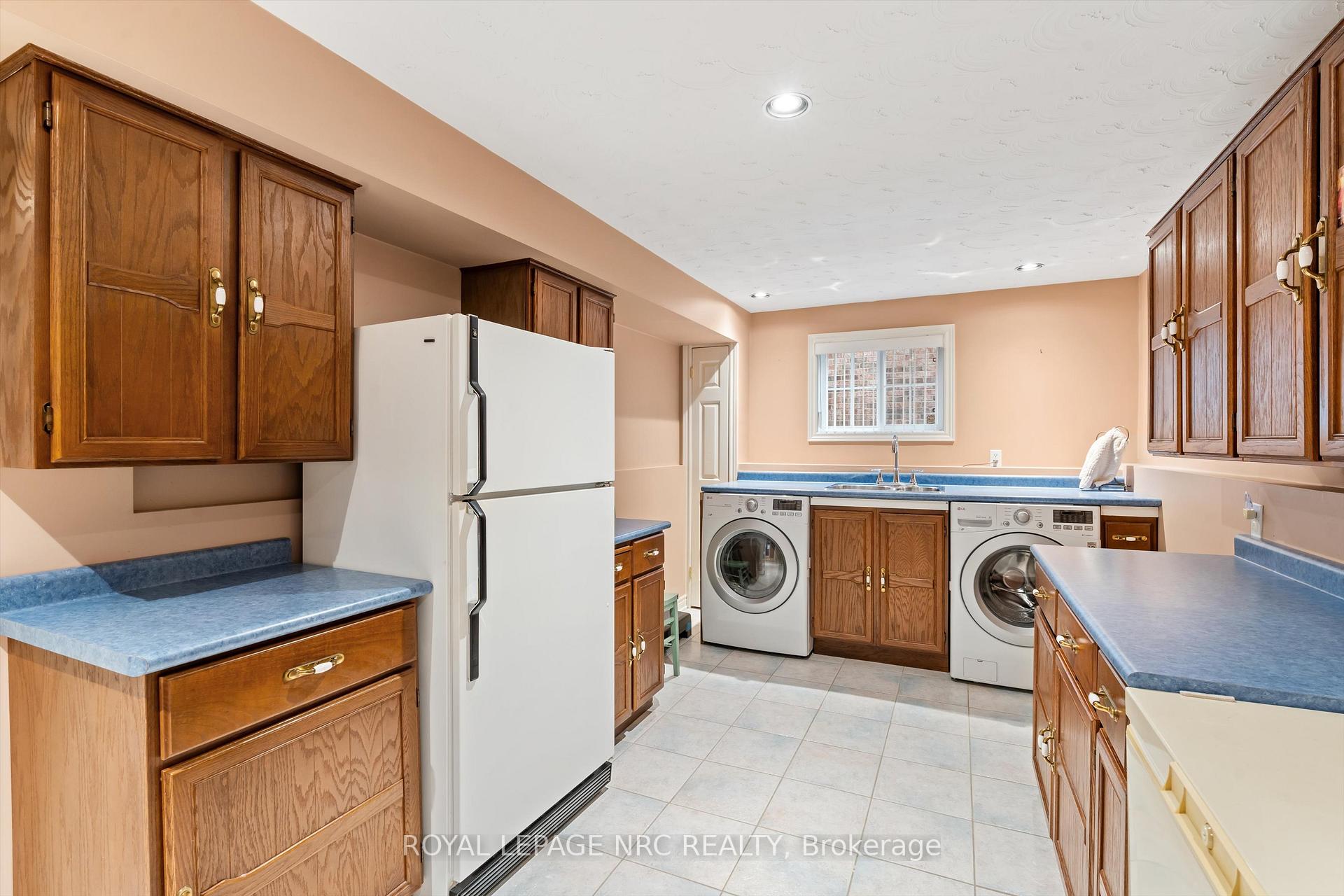 Photo 28 of 31 Crysler Crescent, Thorold, Confederation Heights — HOMEH