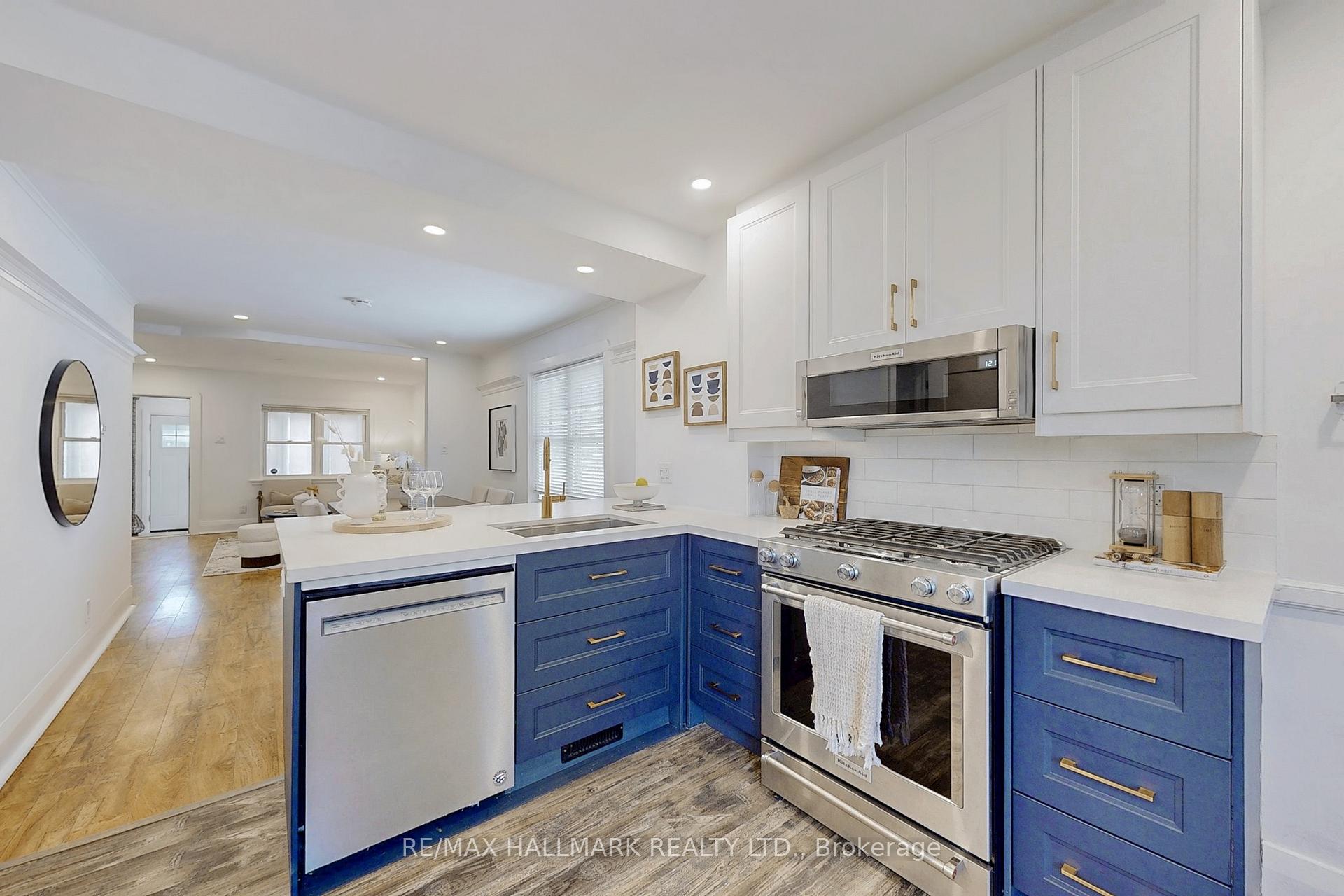 Photo 10 of 321 O'connor Drive, Toronto, East York — HOMEH