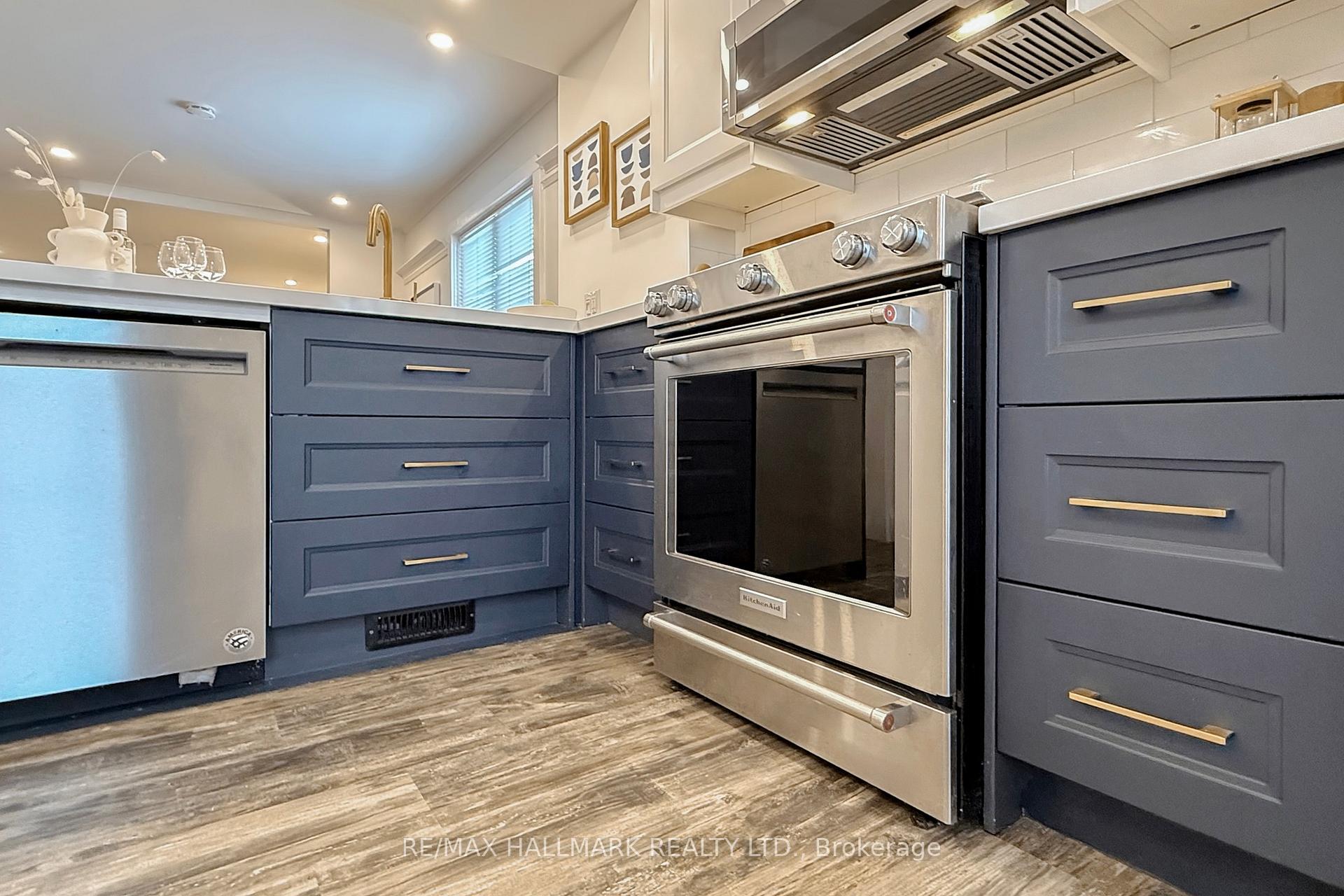 Photo 15 of 321 O'connor Drive, Toronto, East York — HOMEH