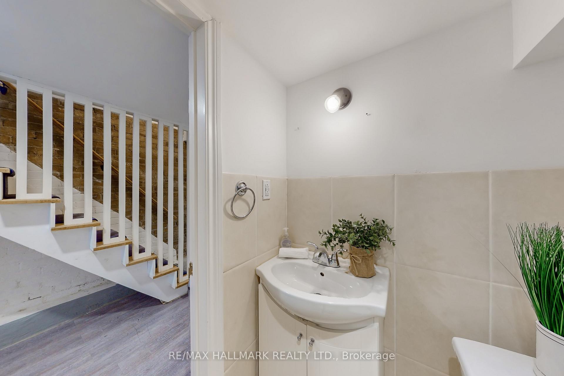 Photo 33 of 321 O'connor Drive, Toronto, East York — HOMEH