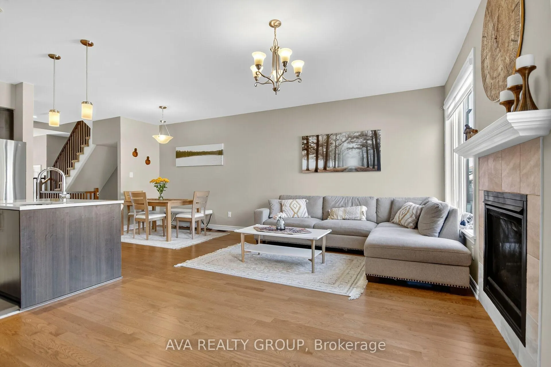 Photo 3 of 542 Triangle Street, Ottawa, Kanata - Emerald Meadows/Trailwest — HOMEH