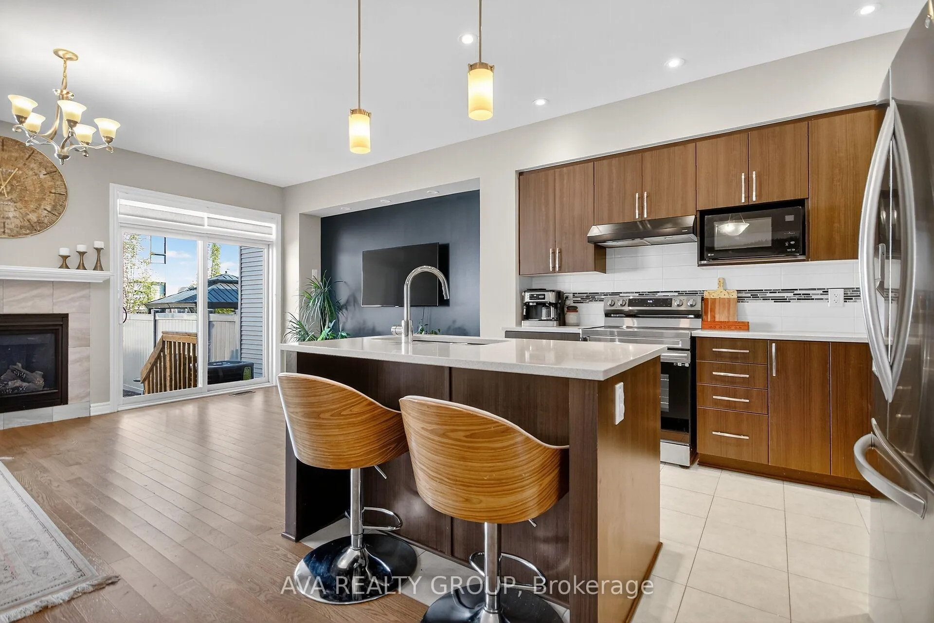 Photo 10 of 542 Triangle Street, Ottawa, Kanata - Emerald Meadows/Trailwest — HOMEH