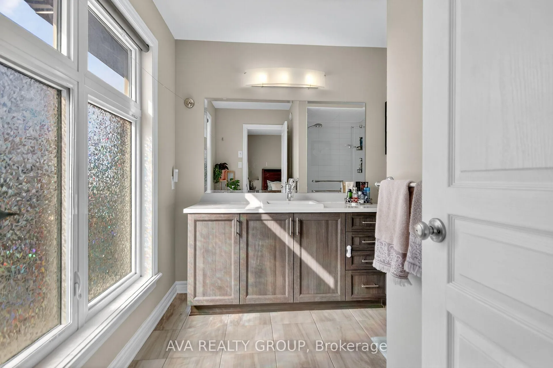 Photo 20 of 542 Triangle Street, Ottawa, Kanata - Emerald Meadows/Trailwest — HOMEH
