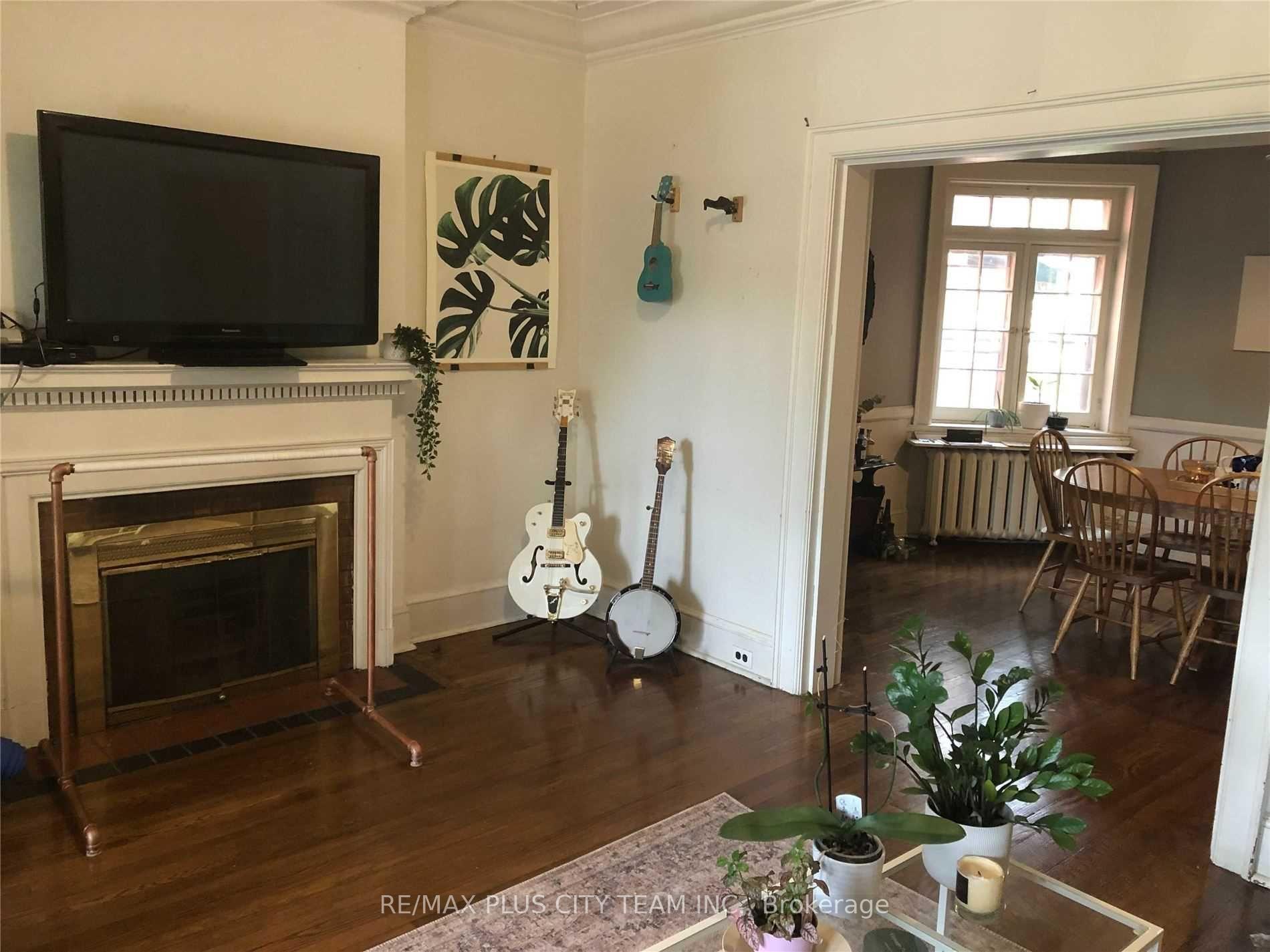 Photo 4 of Unit 4, 291 St George Street, Toronto, The Annex — HOMEH