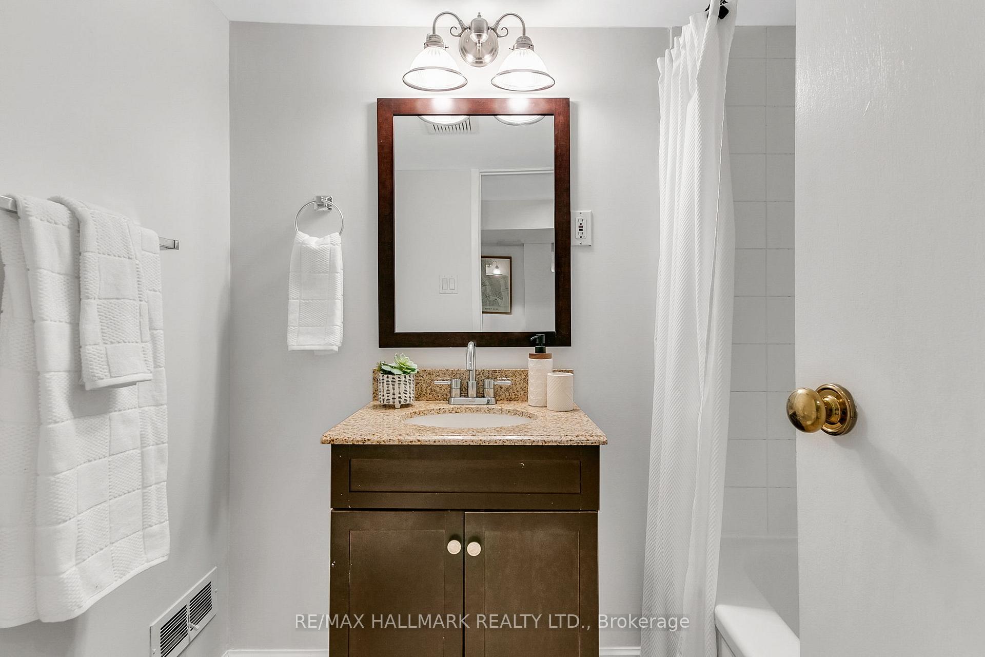 Photo 38 of 858 Carlaw Avenue, Toronto, Playter Estates-Danforth — HOMEH
