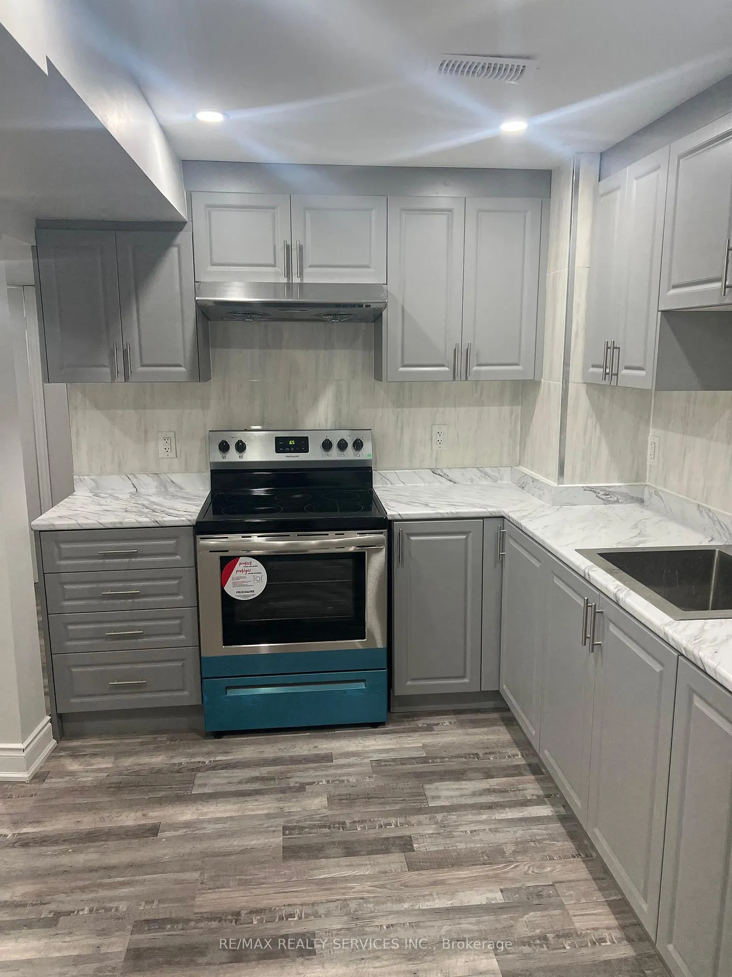 Photo 13 of 59 Sugarberry Drive, Brampton, Credit Valley — HOMEH