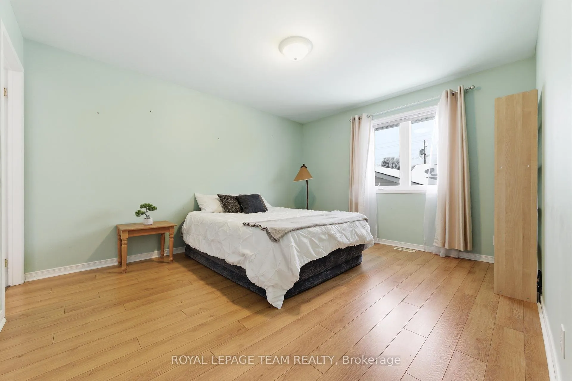 Photo 19 of 451 Mayhew Street, Renfrew — HOMEH