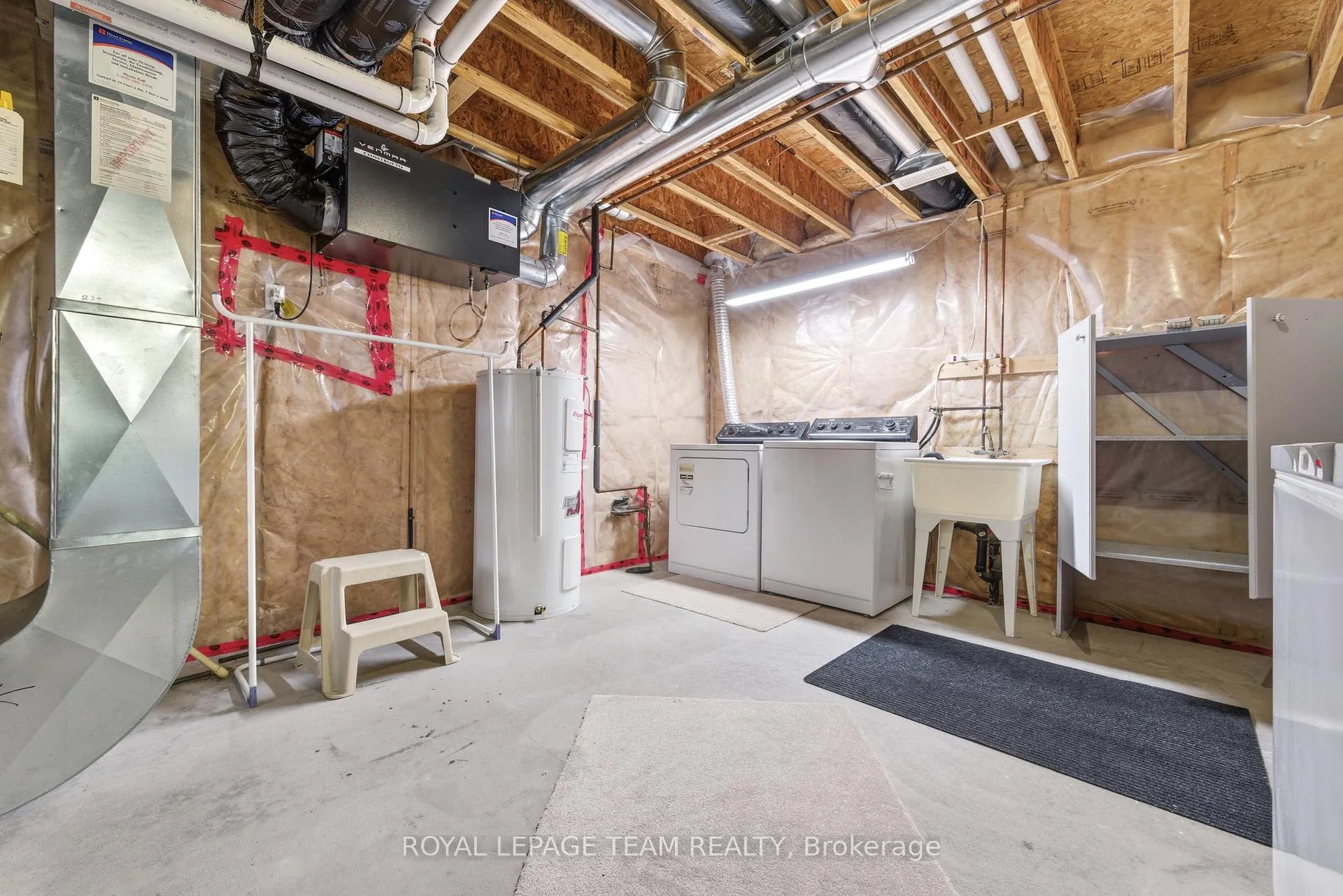 Photo 37 of 451 Mayhew Street, Renfrew — HOMEH