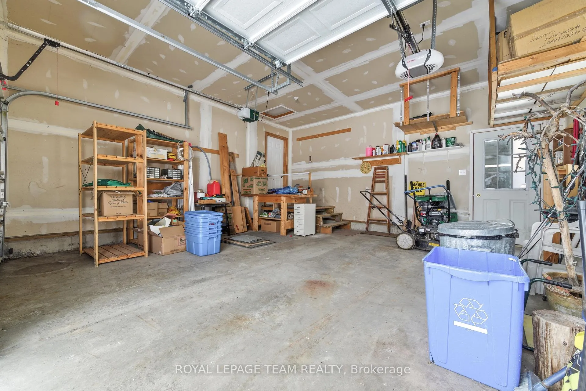 Photo 40 of 451 Mayhew Street, Renfrew — HOMEH