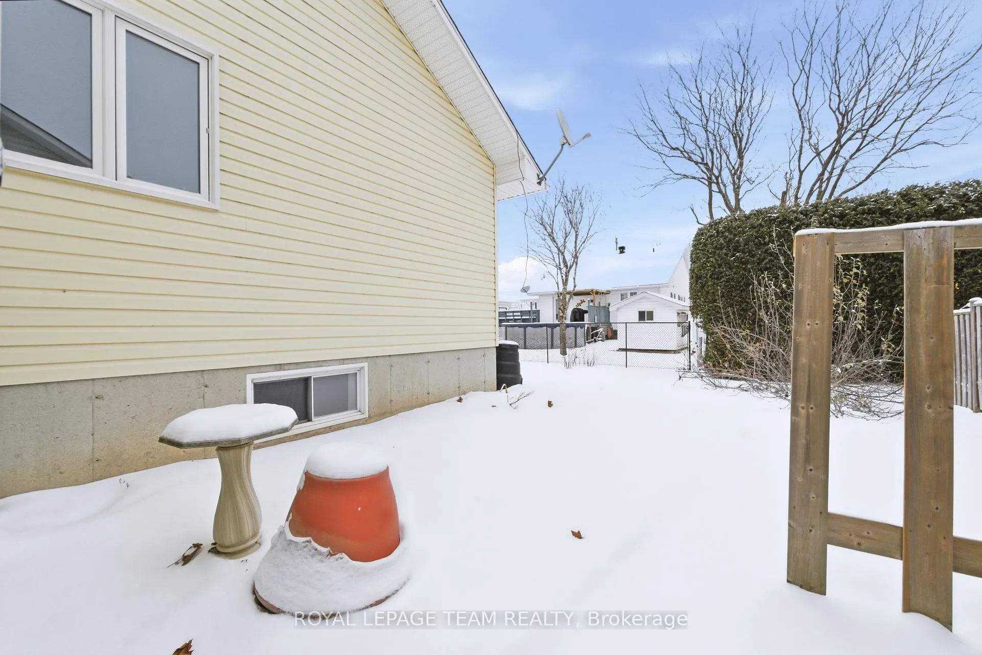 Photo 42 of 451 Mayhew Street, Renfrew — HOMEH