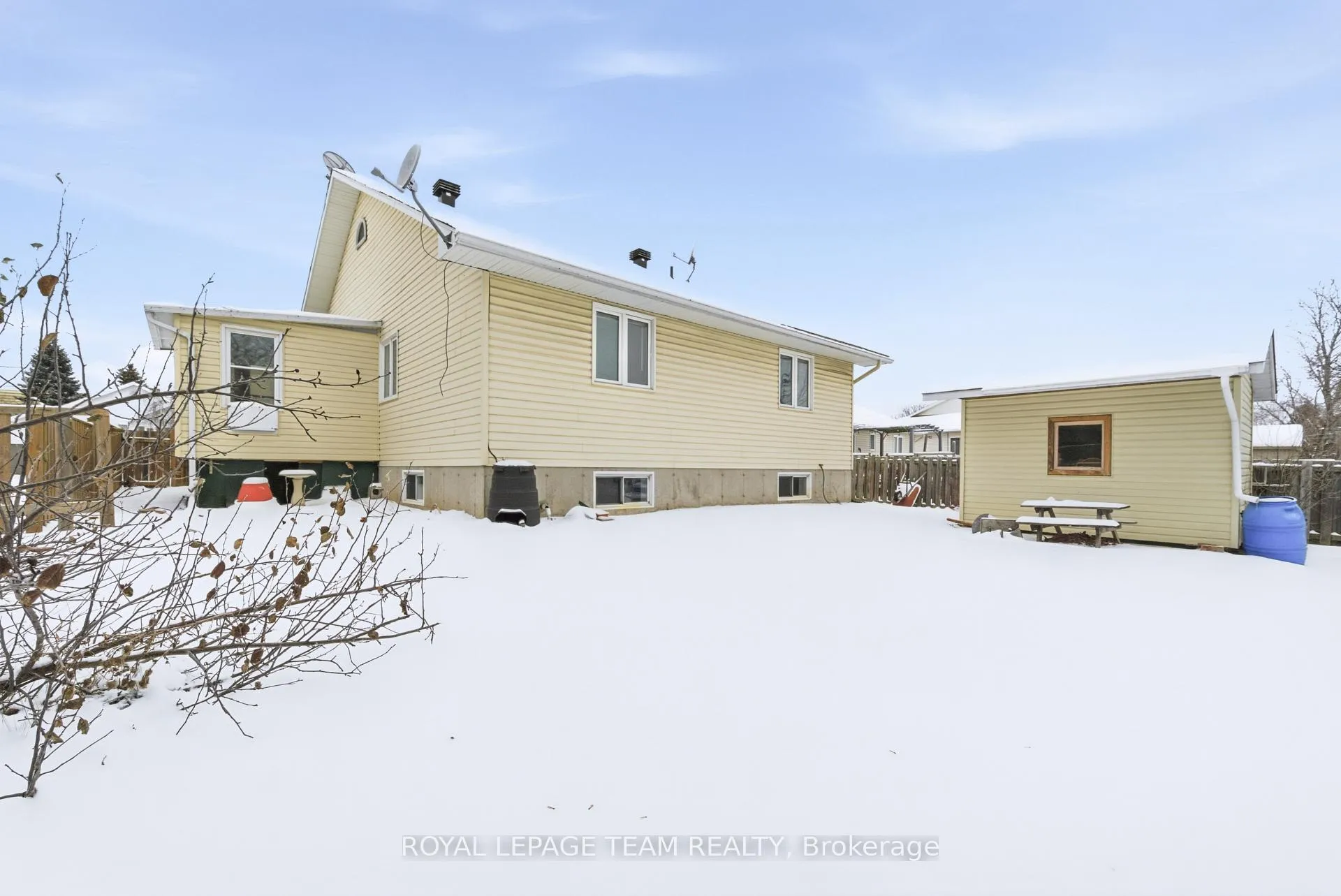 Photo 43 of 451 Mayhew Street, Renfrew — HOMEH