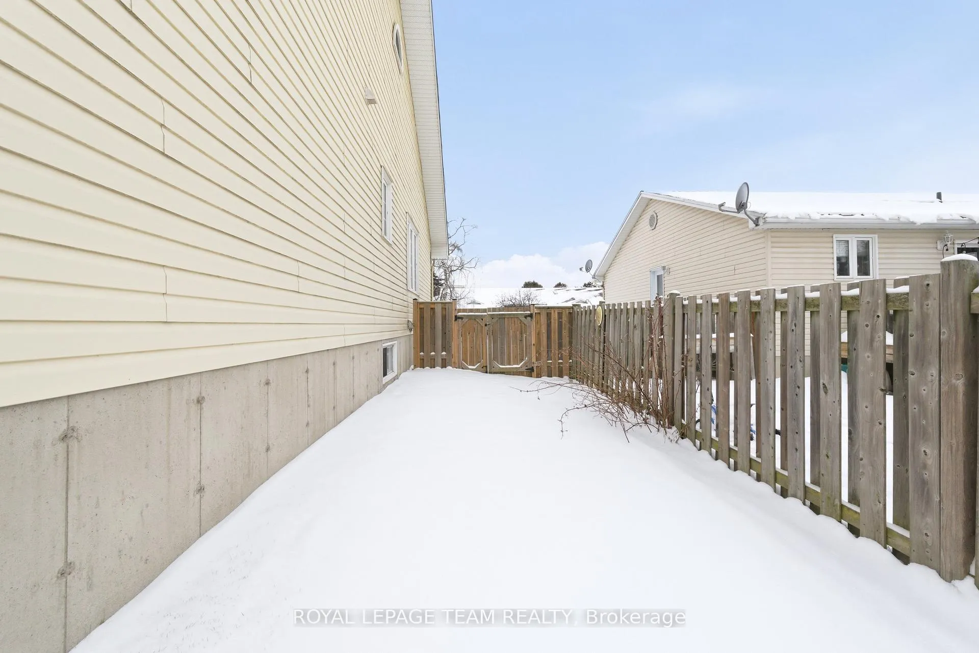 Photo 45 of 451 Mayhew Street, Renfrew — HOMEH