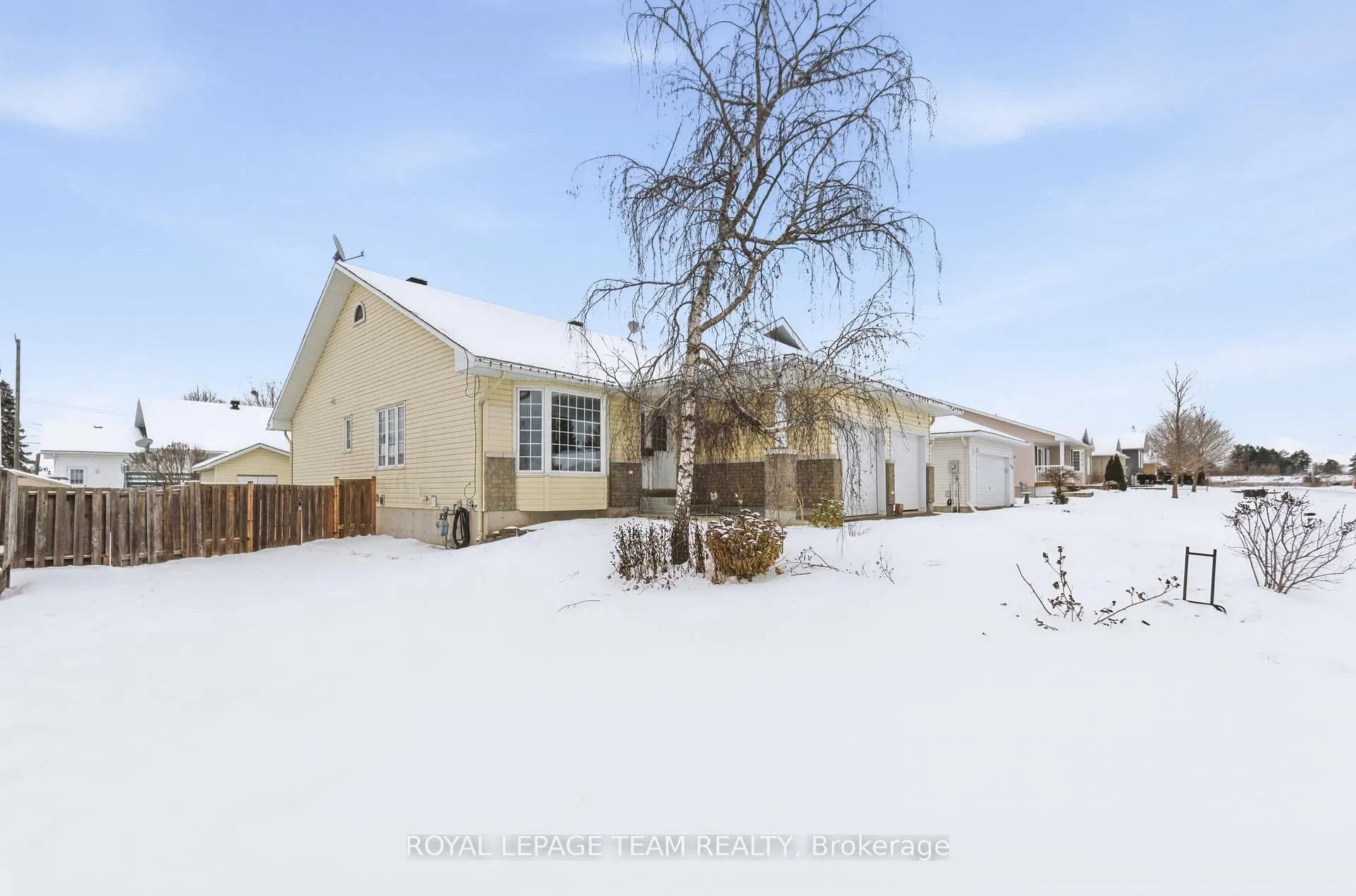 Photo 47 of 451 Mayhew Street, Renfrew — HOMEH