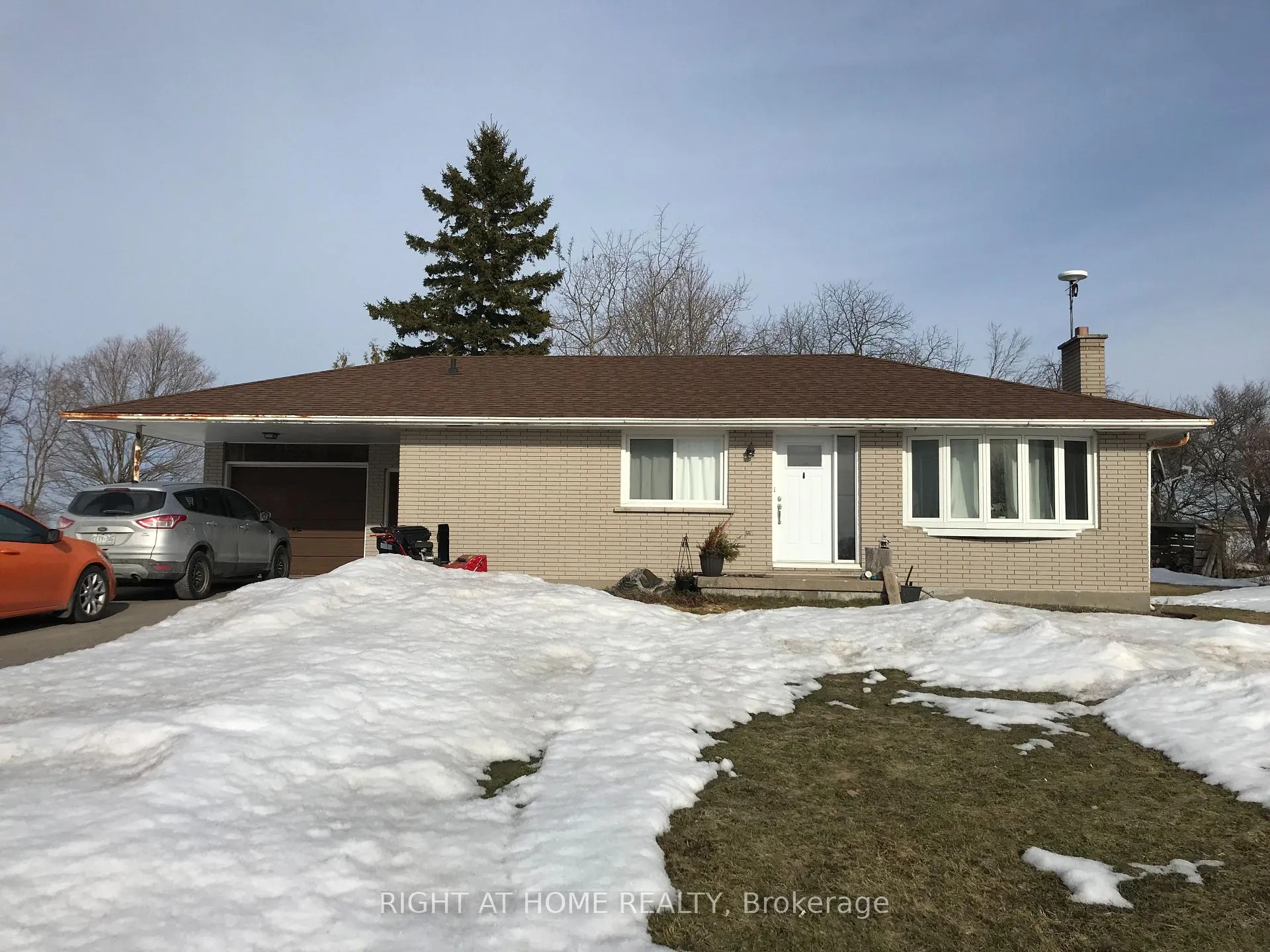 Photo 1 of 7523 Yonge Street, Innisfil, Rural Innisfil — HOMEH