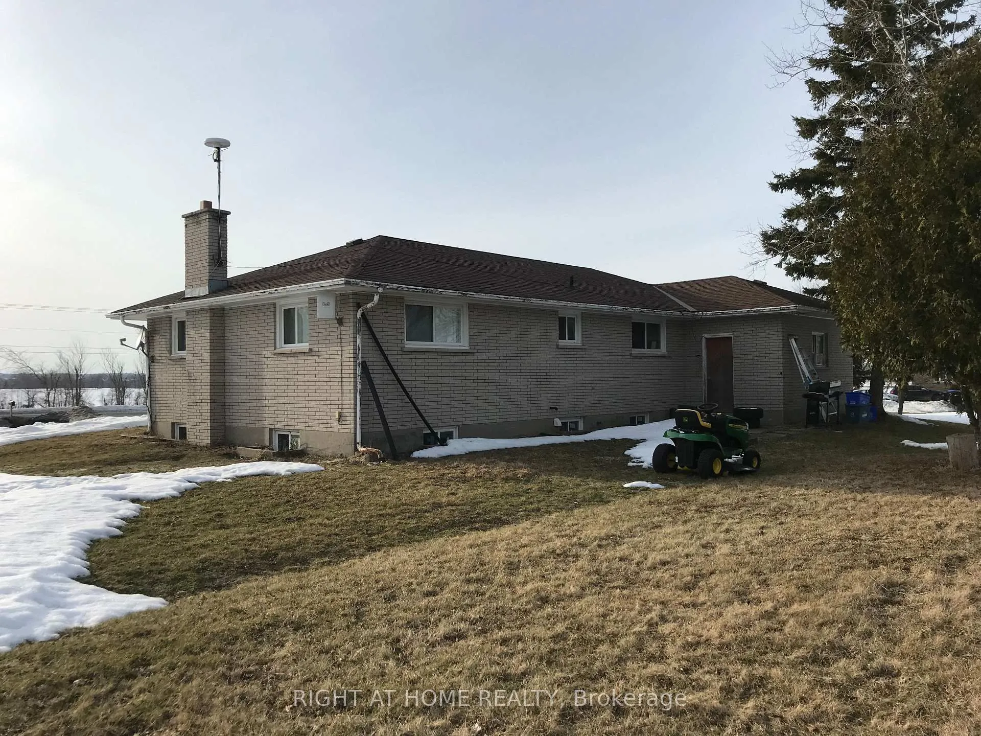 Photo 4 of 7523 Yonge Street, Innisfil, Rural Innisfil — HOMEH