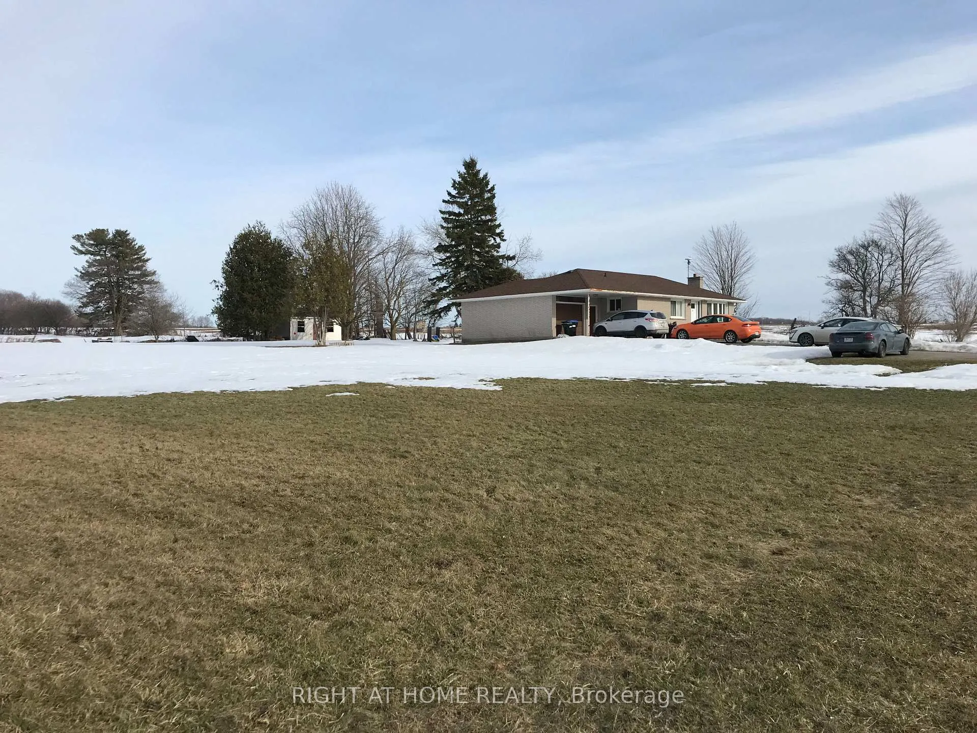 Photo 5 of 7523 Yonge Street, Innisfil, Rural Innisfil — HOMEH