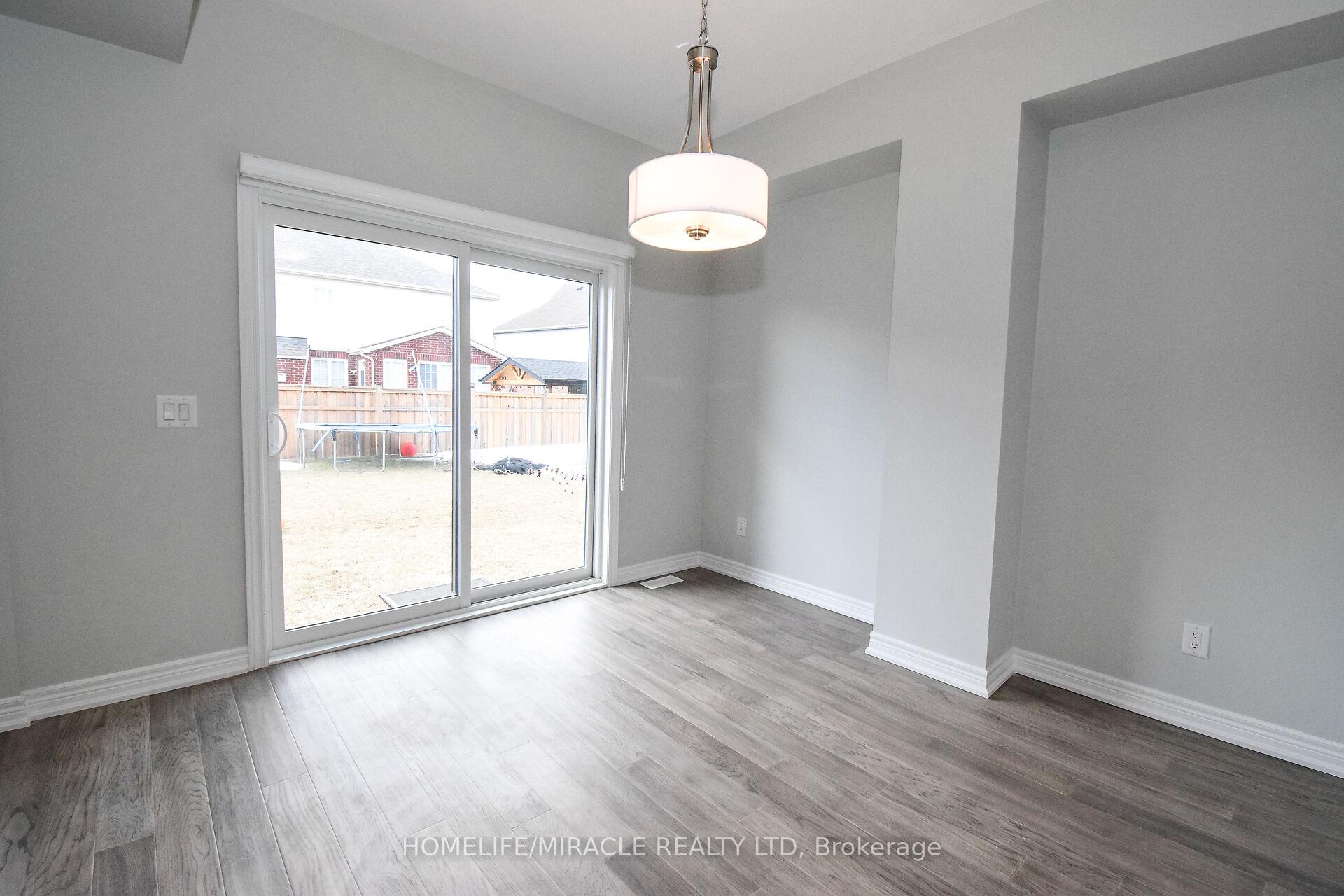 Photo 16 of 25 Barker Parkway, Thorold, Rolling Meadows — HOMEH