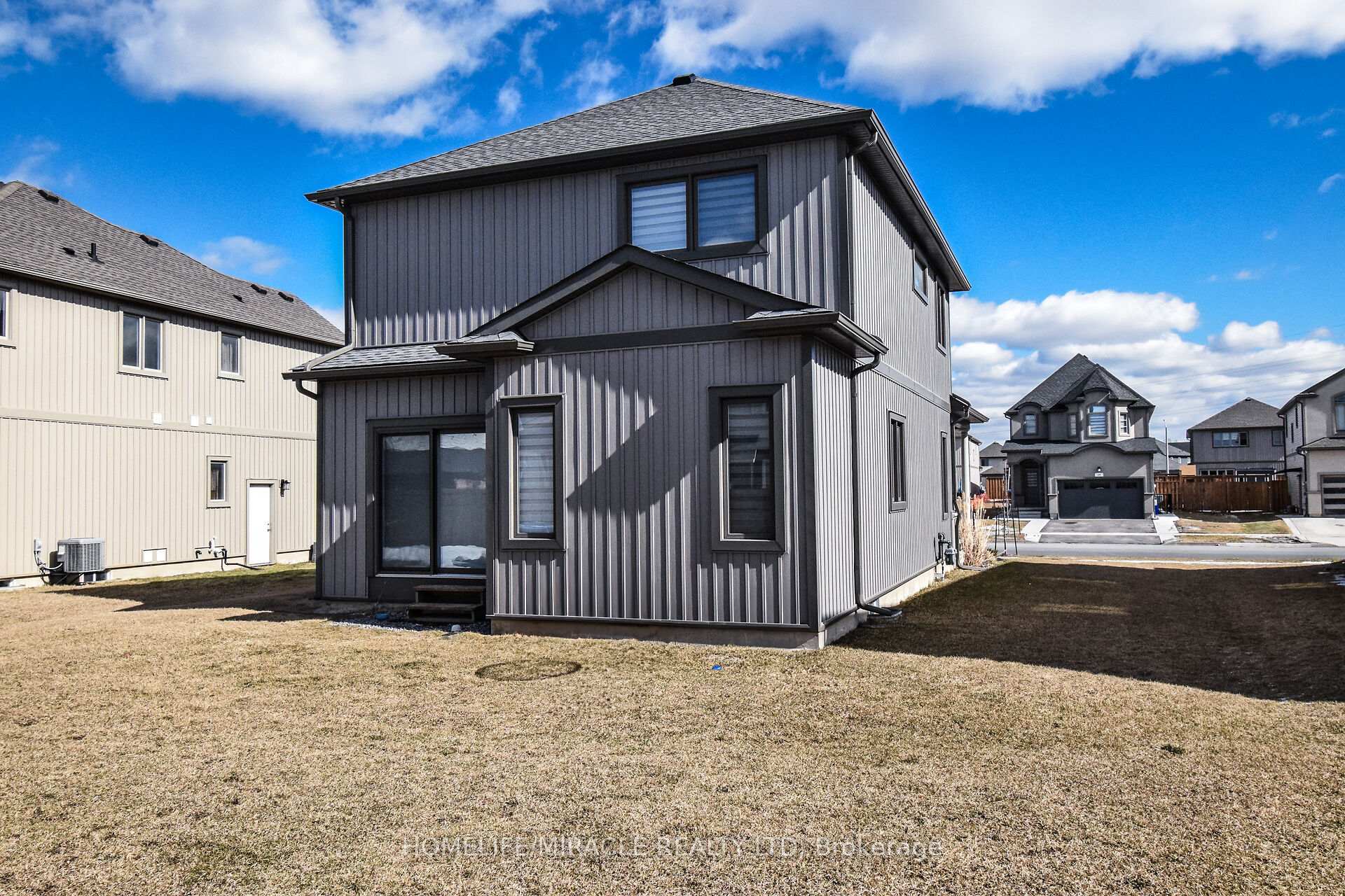 Photo 48 of 25 Barker Parkway, Thorold, Rolling Meadows — HOMEH