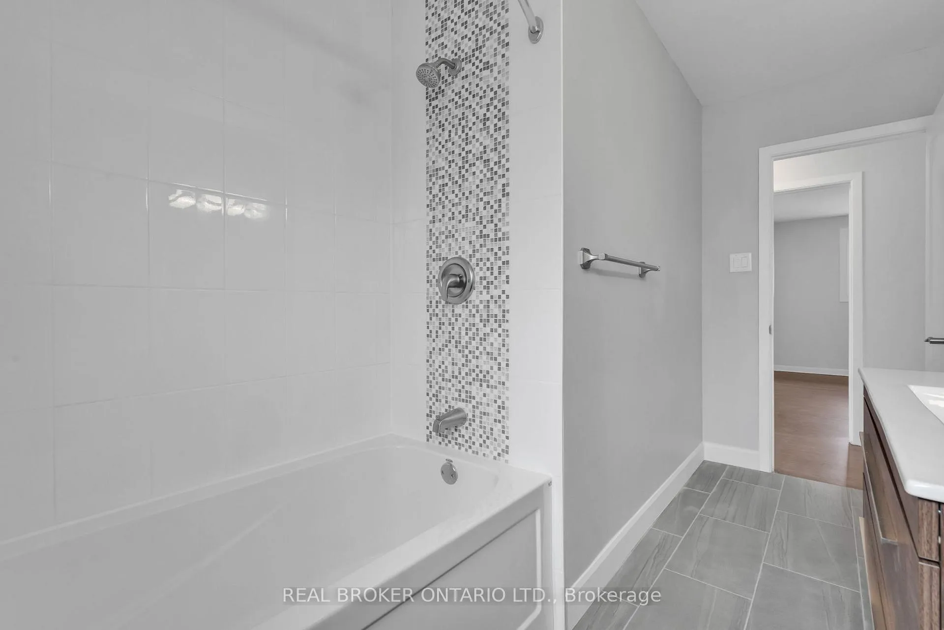 Photo 10 of 2659 Conn Street, Ottawa, Britannia — HOMEH