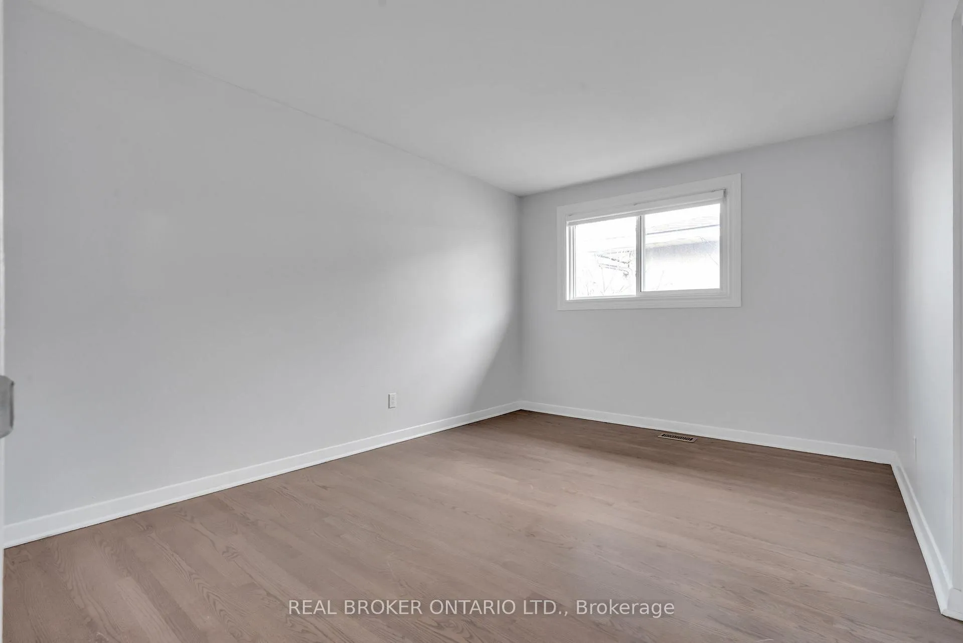 Photo 13 of 2659 Conn Street, Ottawa, Britannia — HOMEH