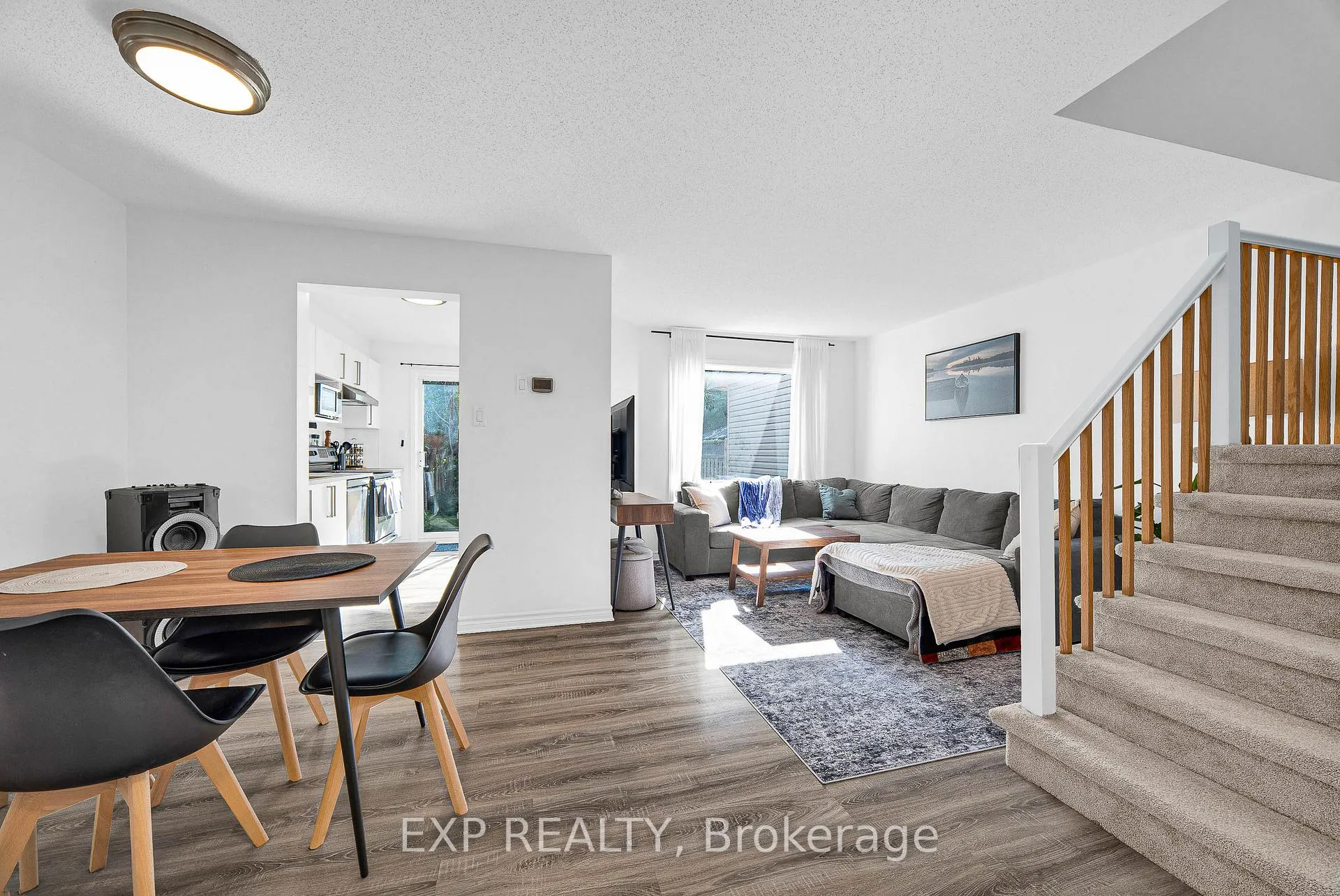 Photo 4 of 313 Stoneway Drive, Ottawa, Barrhaven East — HOMEH