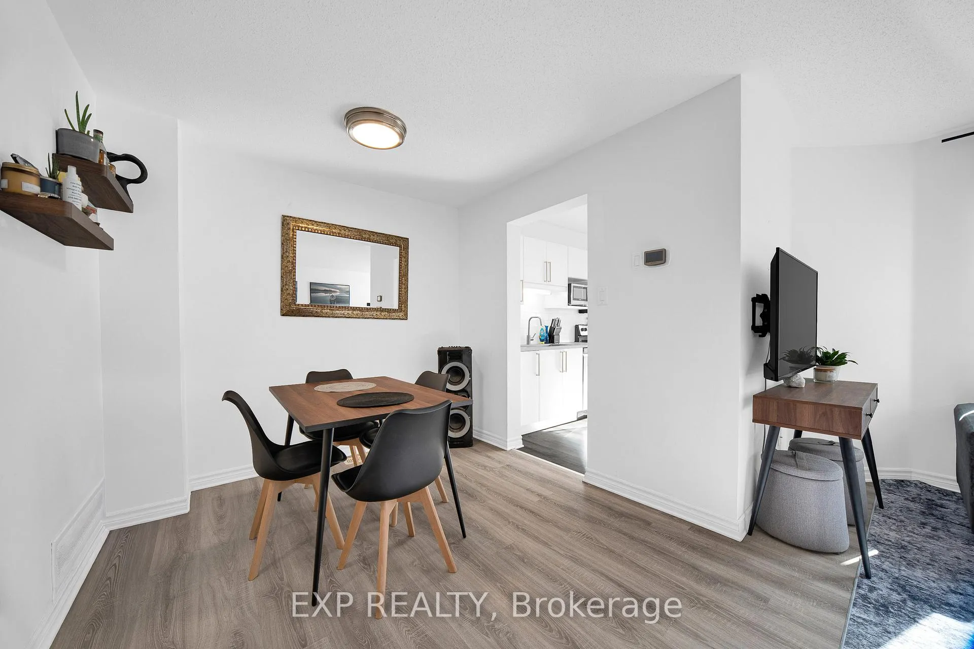 Photo 5 of 313 Stoneway Drive, Ottawa, Barrhaven East — HOMEH