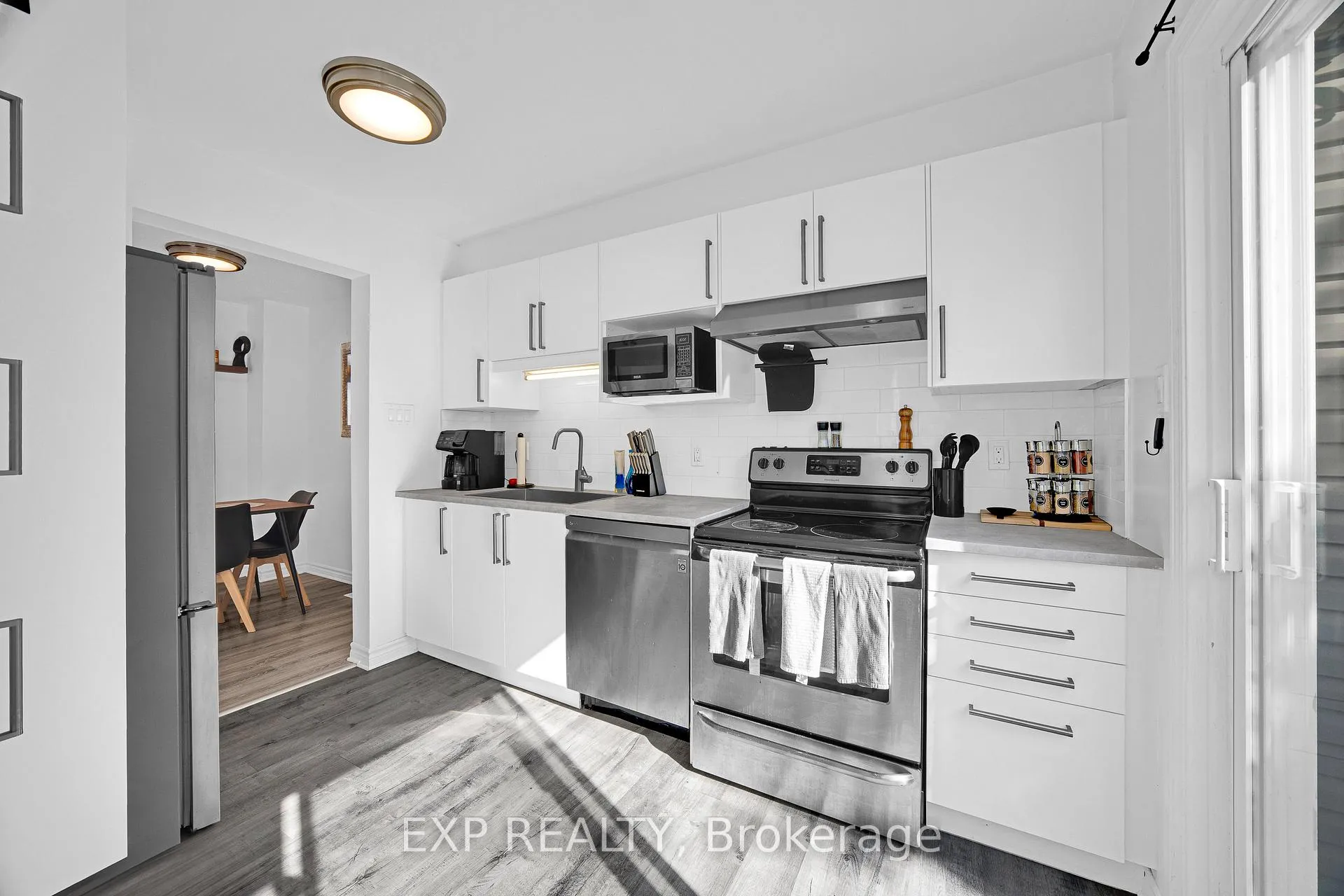 Photo 9 of 313 Stoneway Drive, Ottawa, Barrhaven East — HOMEH