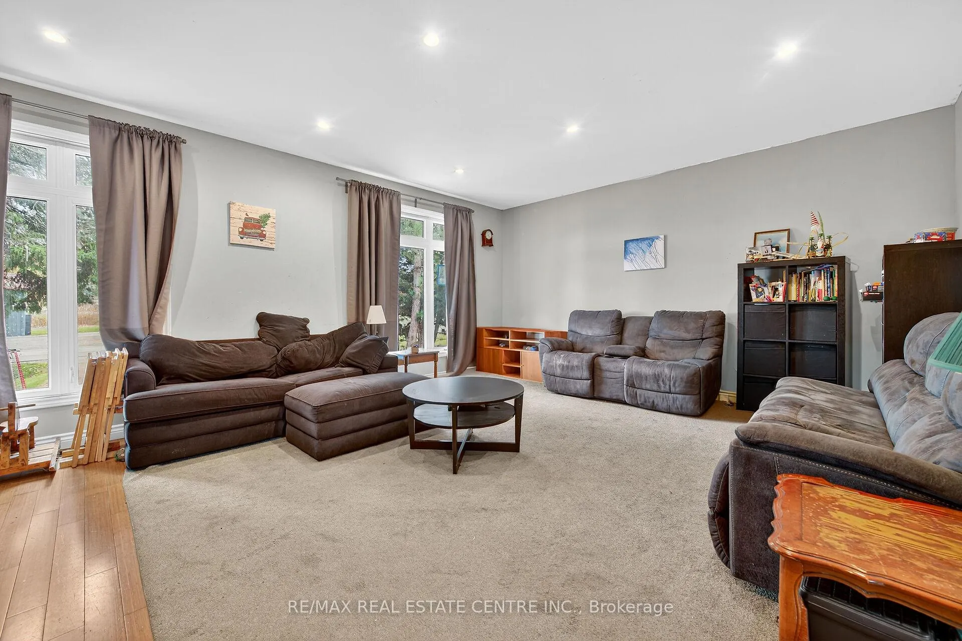 Photo 6 of 1413 Edgewood Road S, Hamilton, Rural Flamborough — HOMEH
