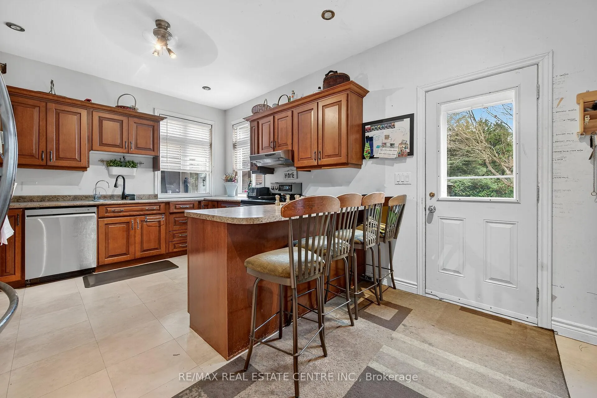 Photo 8 of 1413 Edgewood Road S, Hamilton, Rural Flamborough — HOMEH