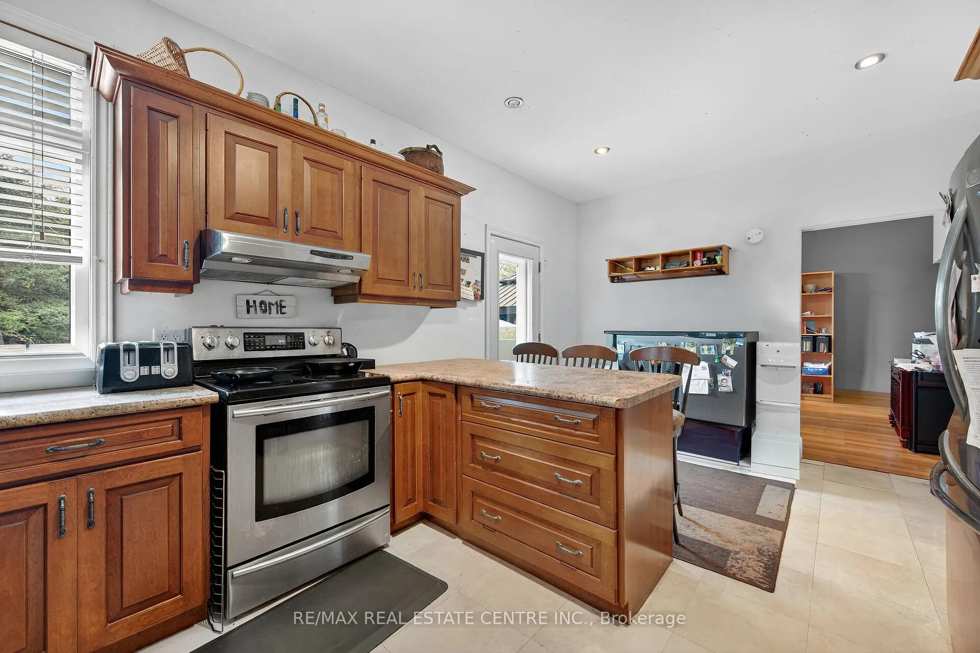 Photo 11 of 1413 Edgewood Road S, Hamilton, Rural Flamborough — HOMEH