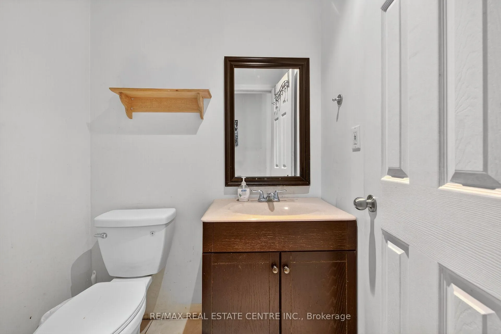 Photo 21 of 1413 Edgewood Road S, Hamilton, Rural Flamborough — HOMEH