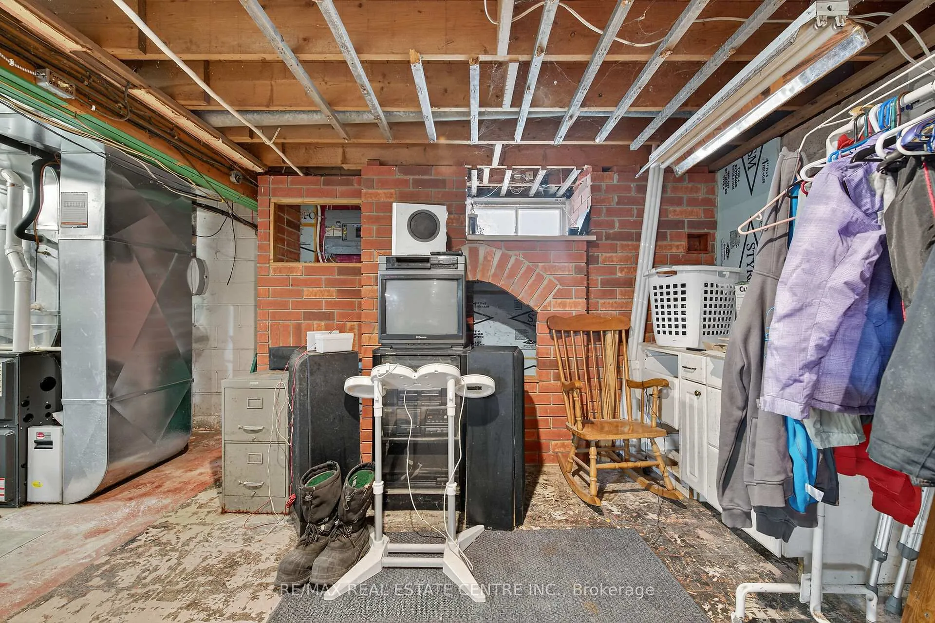 Photo 27 of 1413 Edgewood Road S, Hamilton, Rural Flamborough — HOMEH