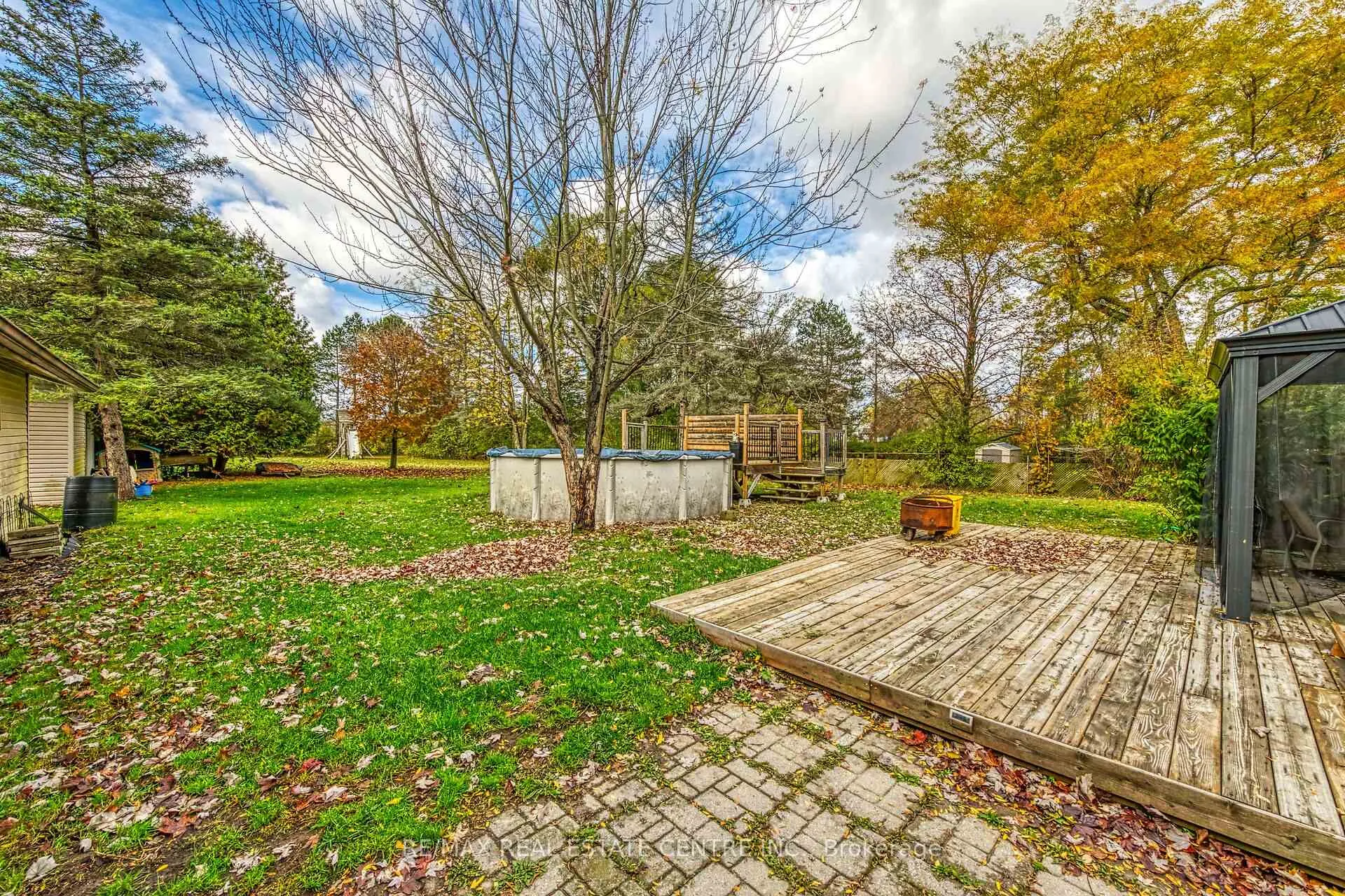 Photo 31 of 1413 Edgewood Road S, Hamilton, Rural Flamborough — HOMEH