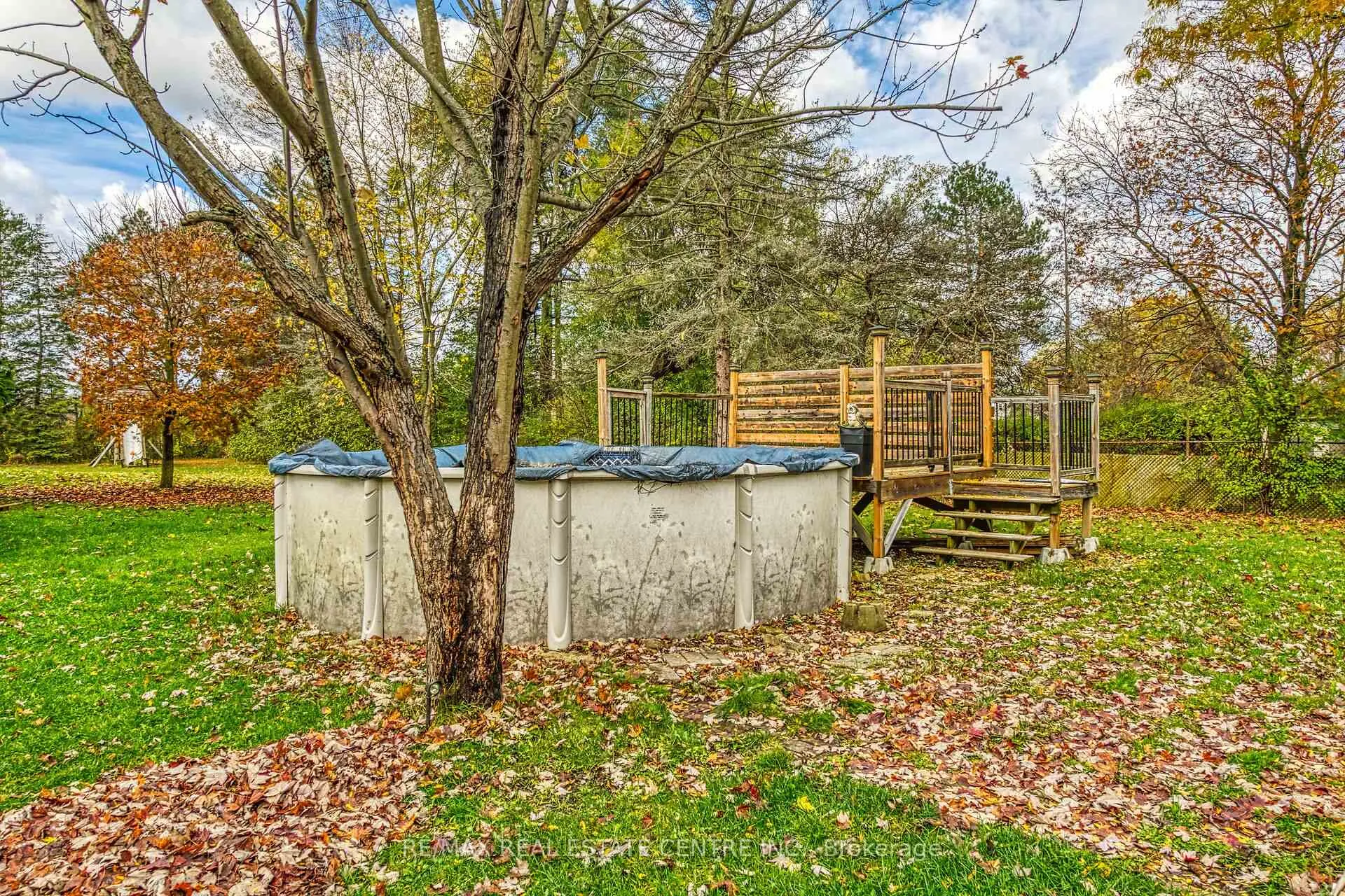 Photo 34 of 1413 Edgewood Road S, Hamilton, Rural Flamborough — HOMEH