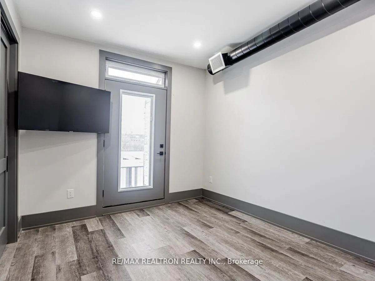 Photo 8 of Unit 3, 205 Main Street, Newmarket, Central Newmarket — HOMEH