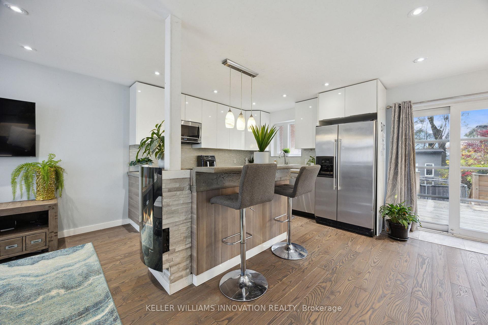 Photo 4 of 76 Phillip Avenue, Scarborough, Birchcliffe-Cliffside — HOMEH
