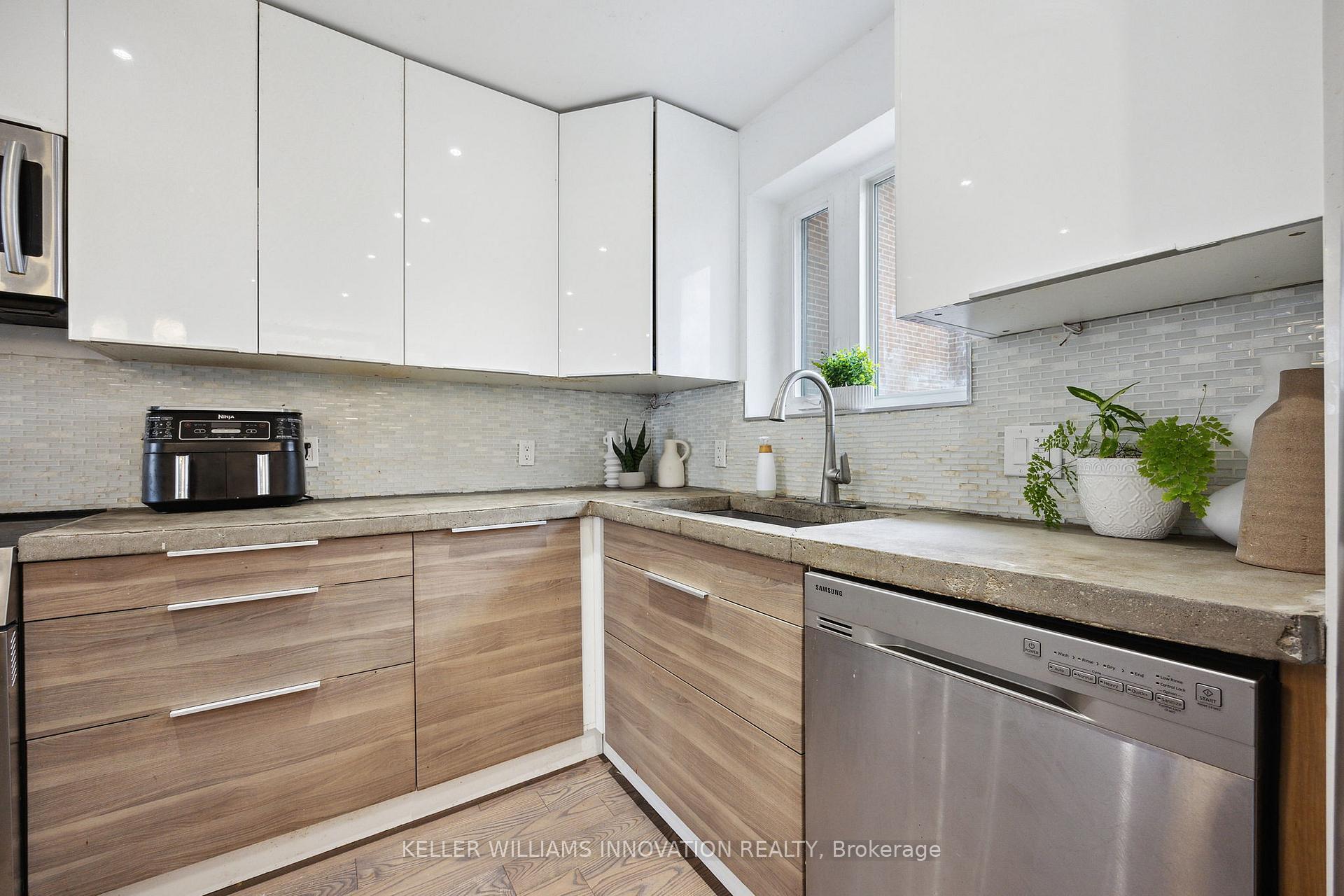Photo 9 of 76 Phillip Avenue, Scarborough, Birchcliffe-Cliffside — HOMEH