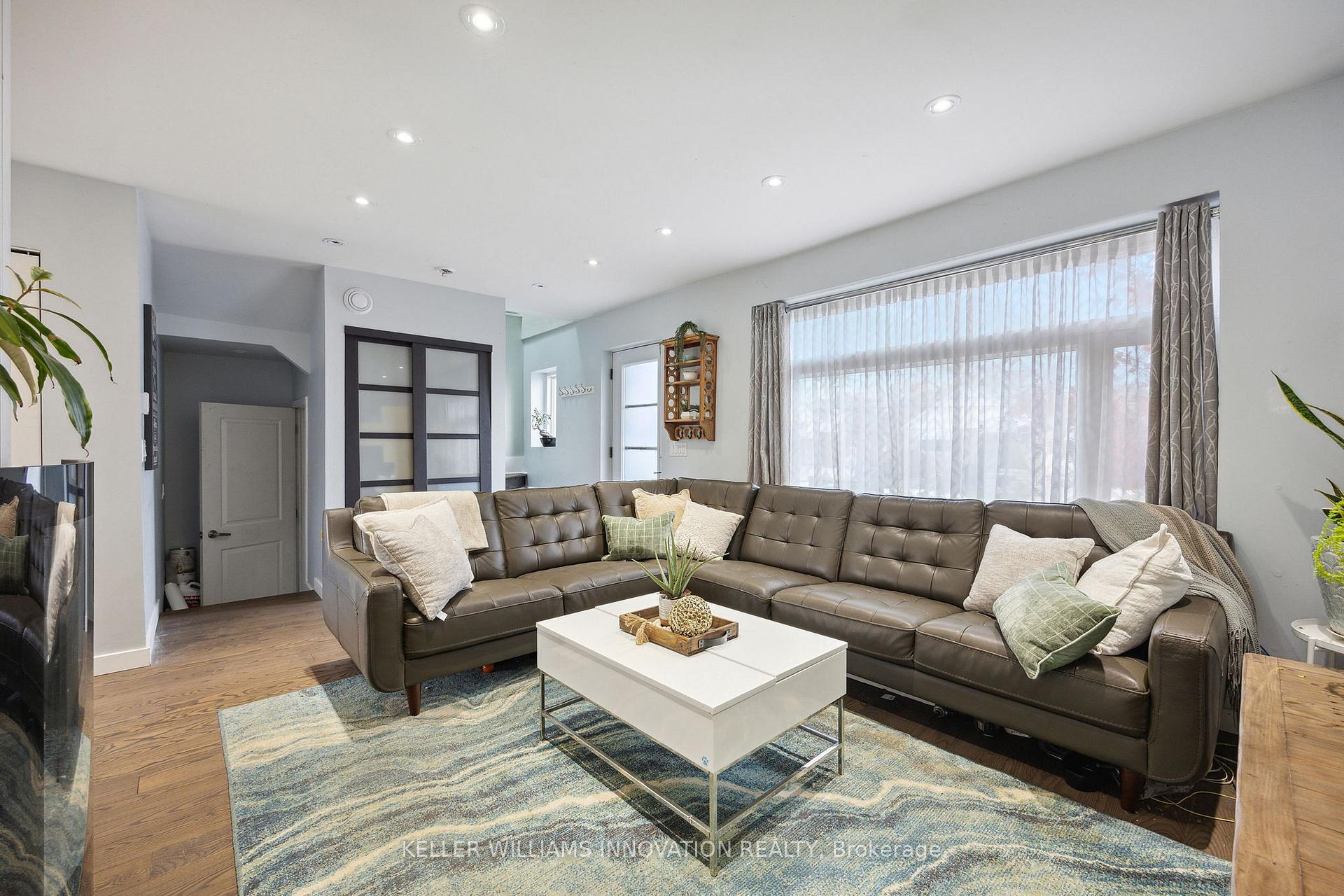 Photo 16 of 76 Phillip Avenue, Scarborough, Birchcliffe-Cliffside — HOMEH